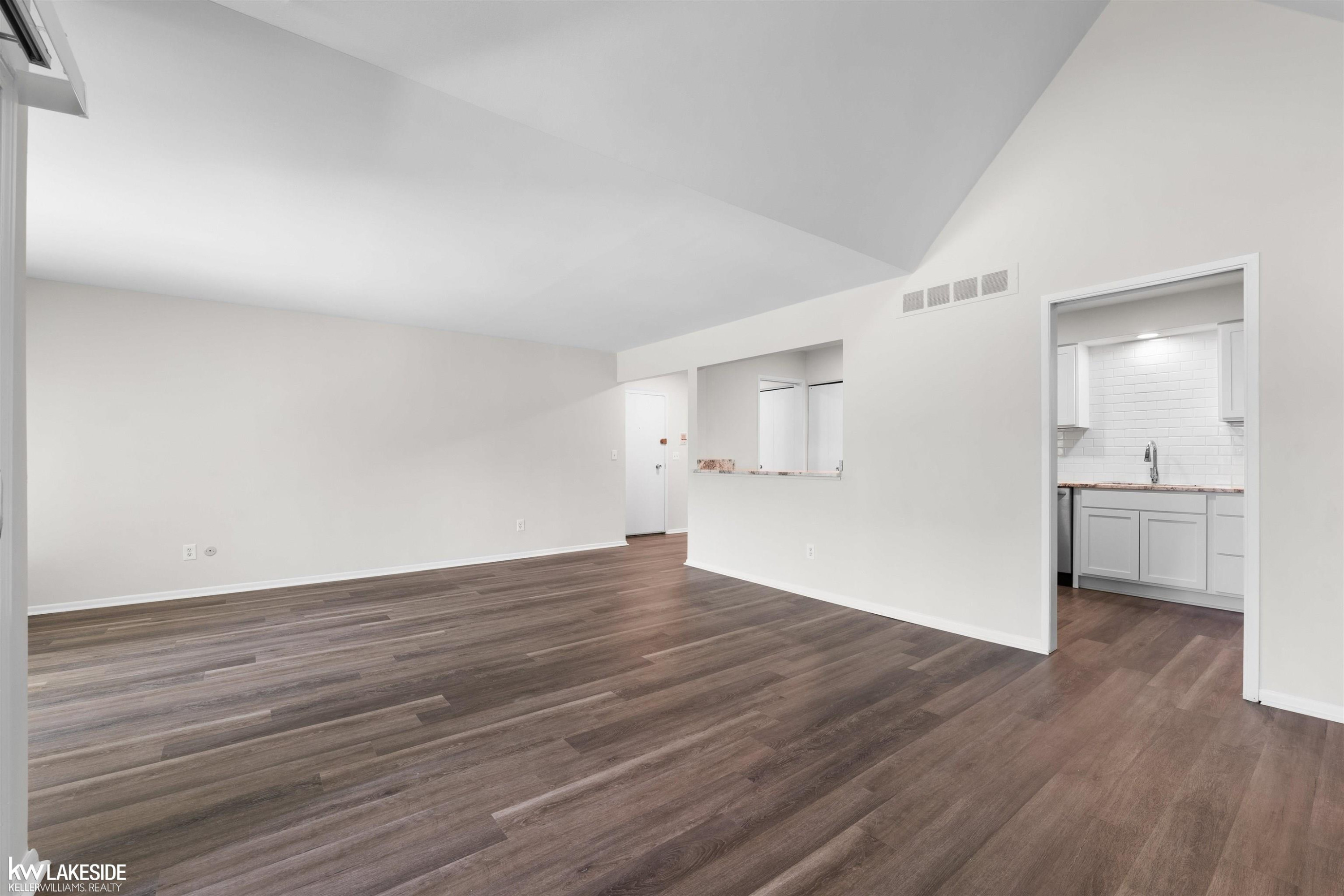 2015 Klingensmith Road, Unit # 77 / Building # 7, MI 48302 — Photo 8