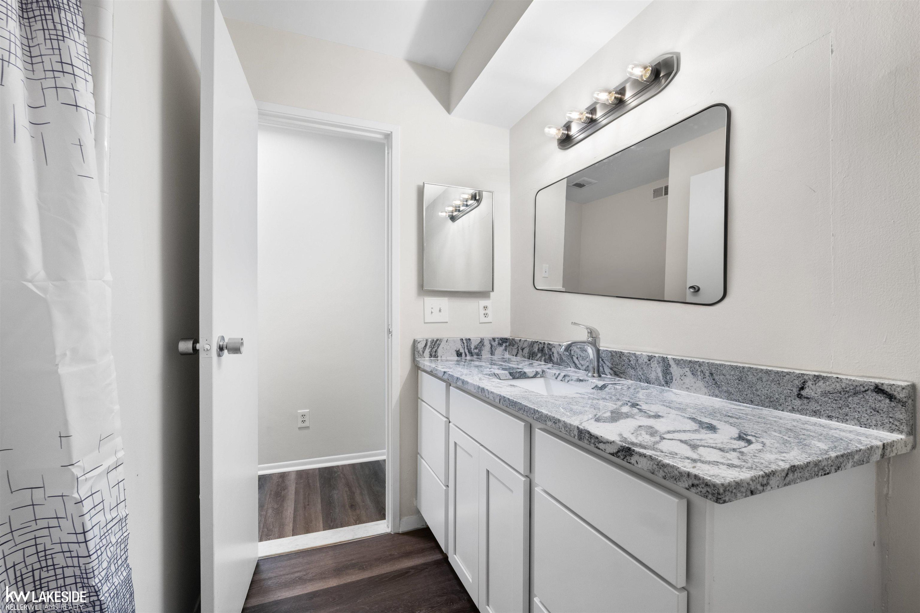 2015 Klingensmith Road, Unit # 77 / Building # 7, MI 48302 — Photo 16
