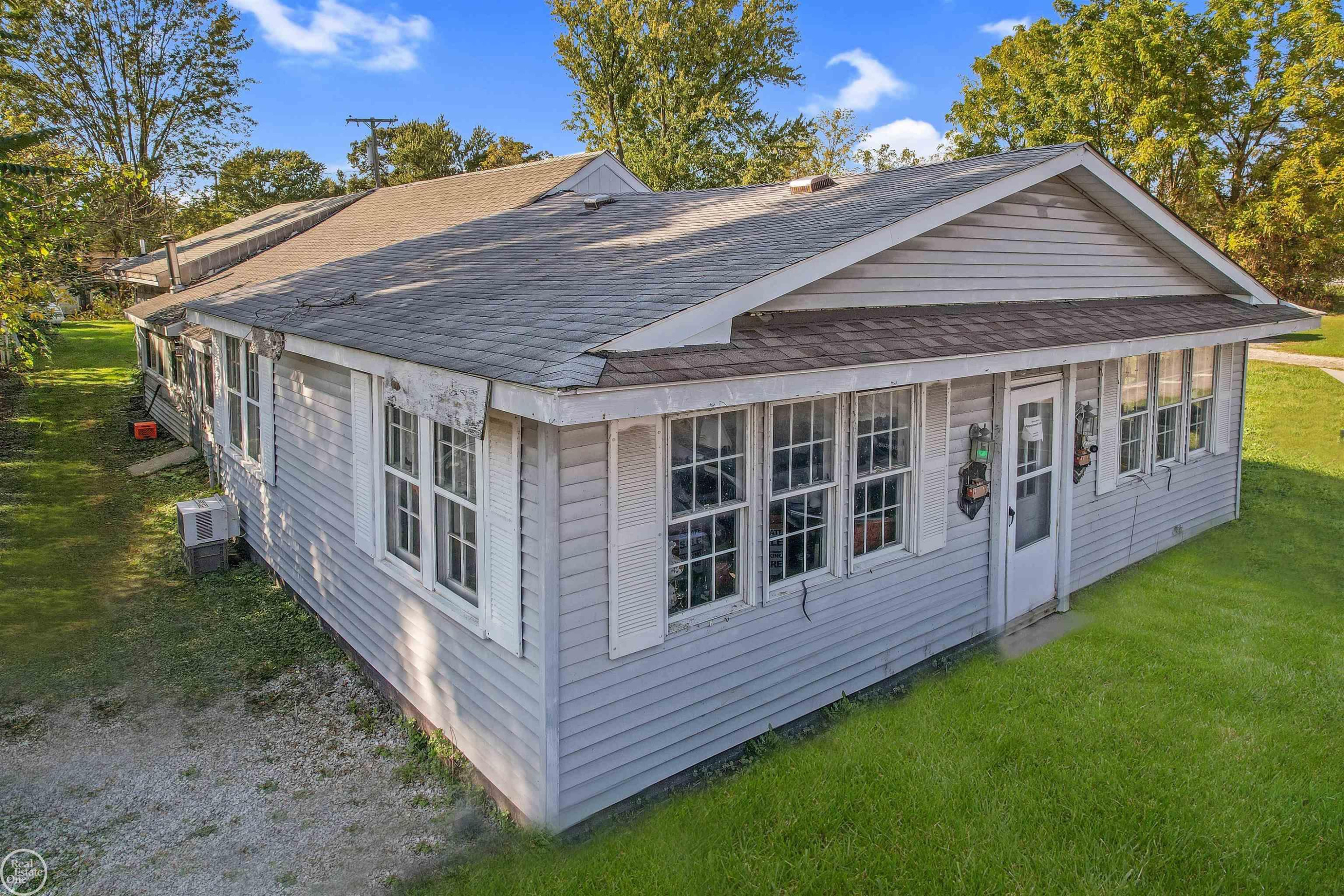 8540 River Road, MI — Photo 2