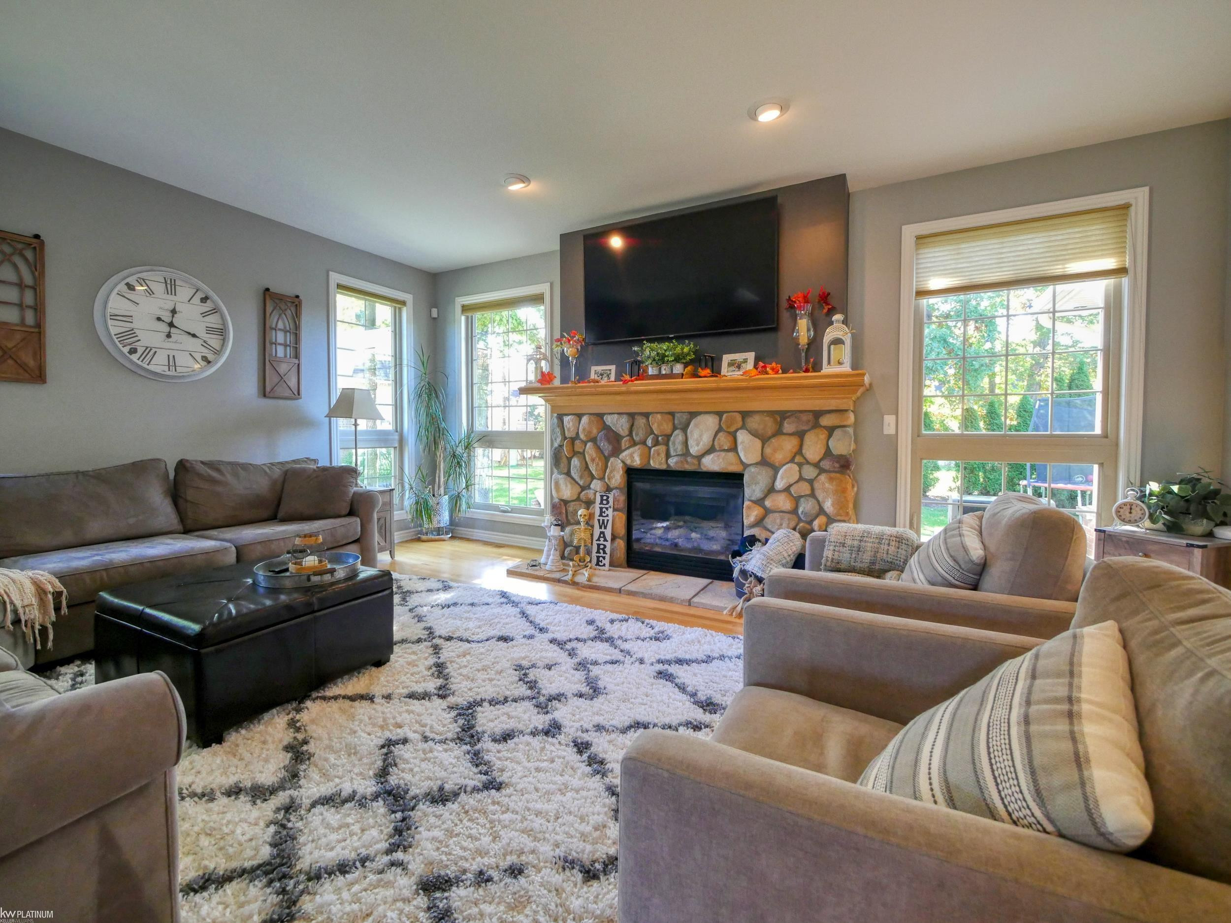 3405 Round Tree Street, MI — Photo 9