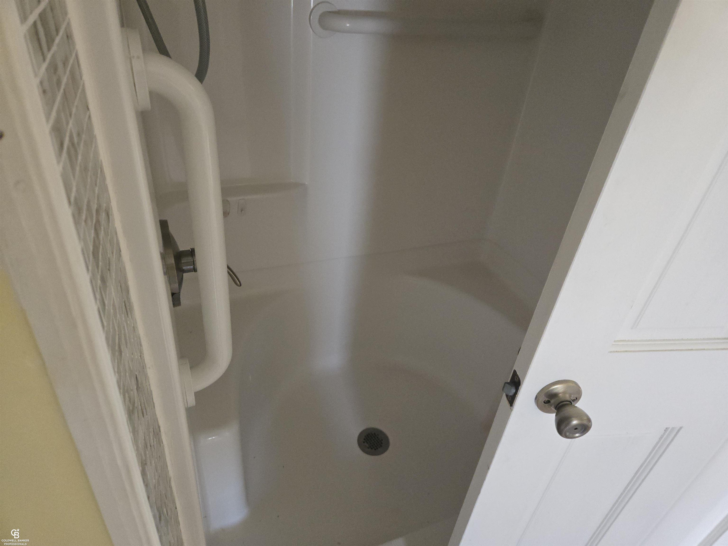 7723 Yale Road, Avoca, MI 48006 — Photo 16