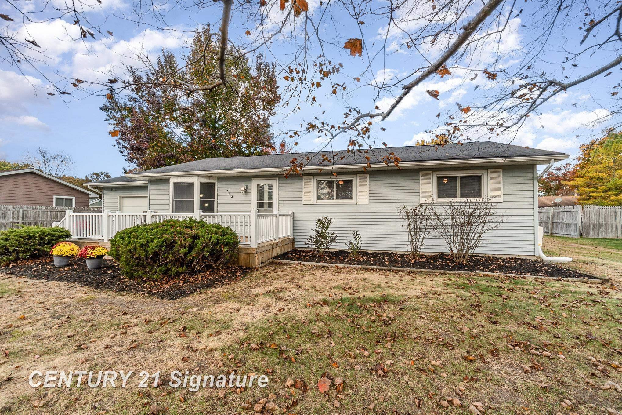 208 Sunview Drive, Saint Charles, MI 48655 — Photo 3
