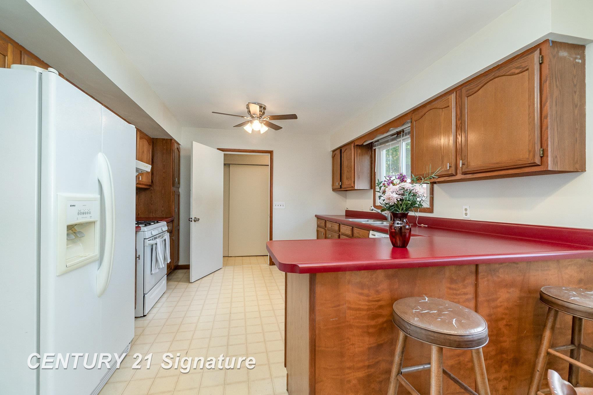 208 Sunview Drive, Saint Charles, MI 48655 — Photo 10