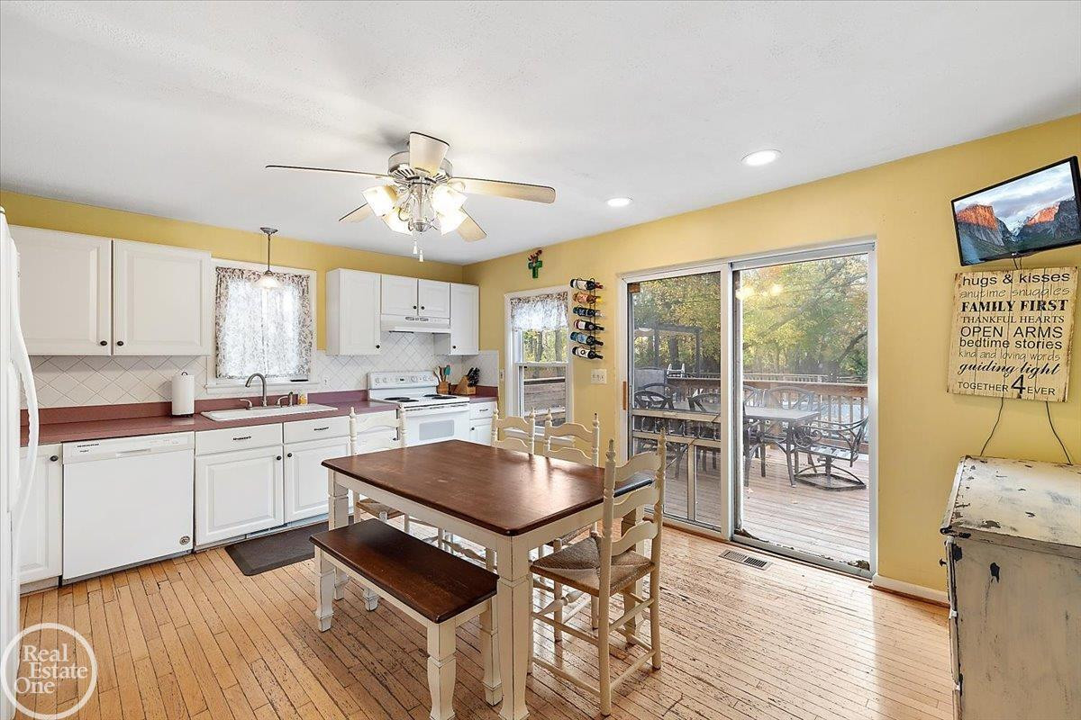 161 W Hollister Street, MI 48065 — Photo 40