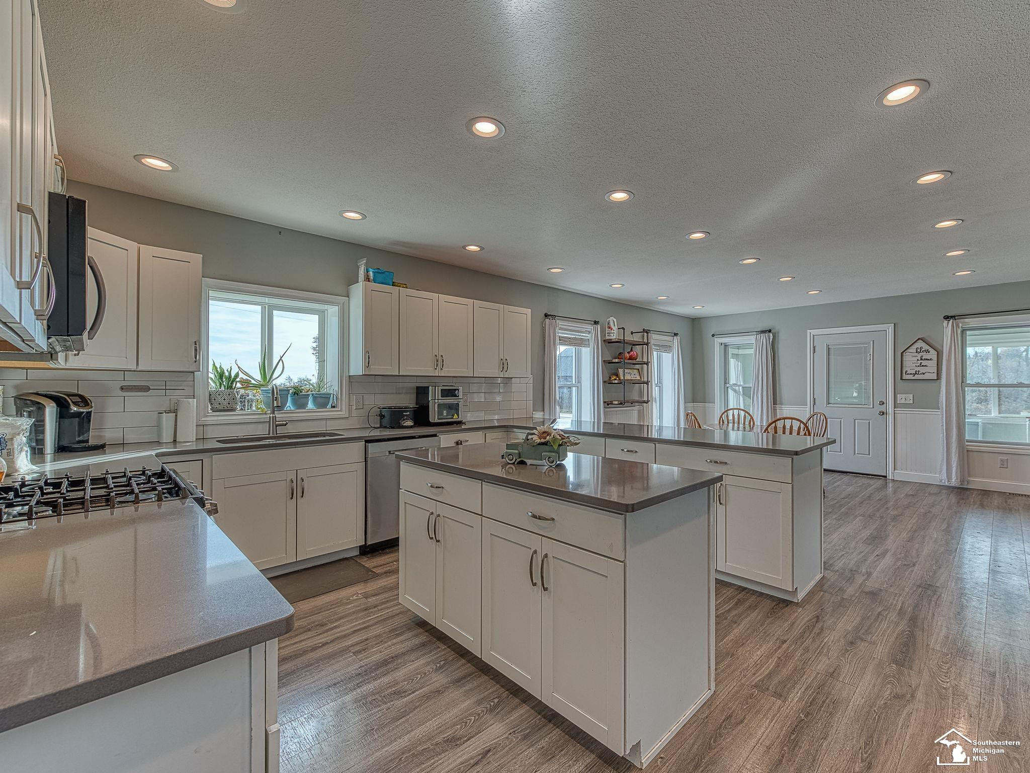 12052 Rome, Manitou Beach, MI 49253 — Photo 2