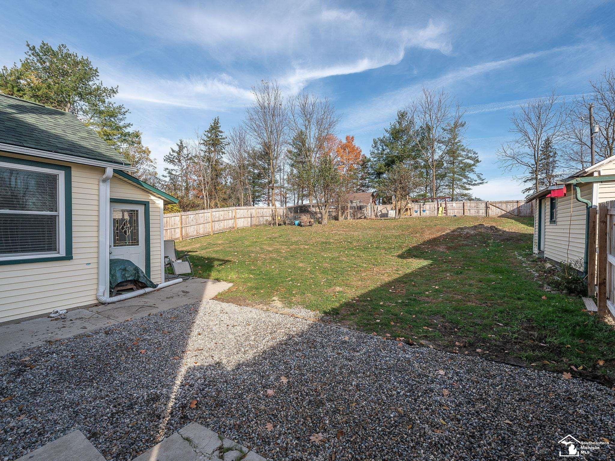 12052 Rome, Manitou Beach, MI 49253 — Photo 37