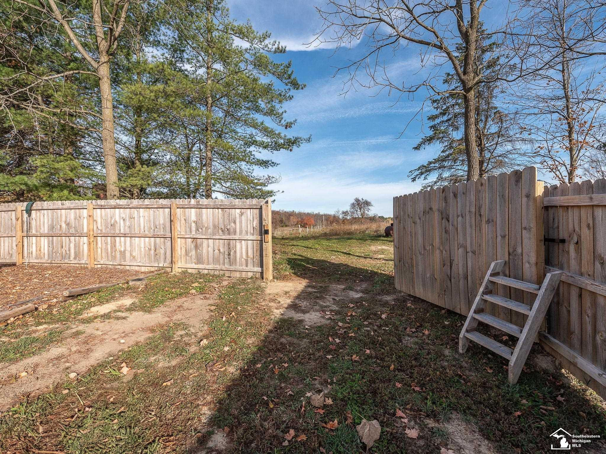 12052 Rome, Manitou Beach, MI 49253 — Photo 41