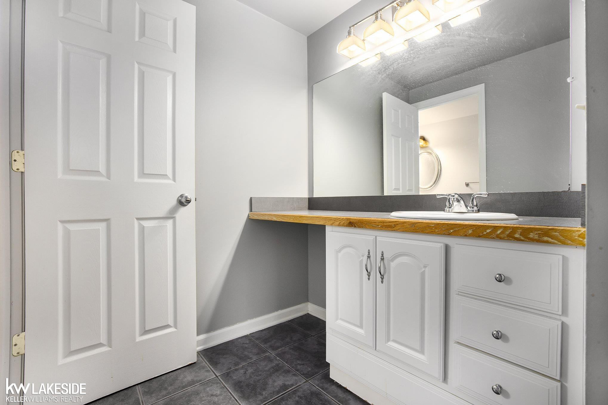 5331 Breeze Hill Place, Troy, MI 48098 — Photo 17