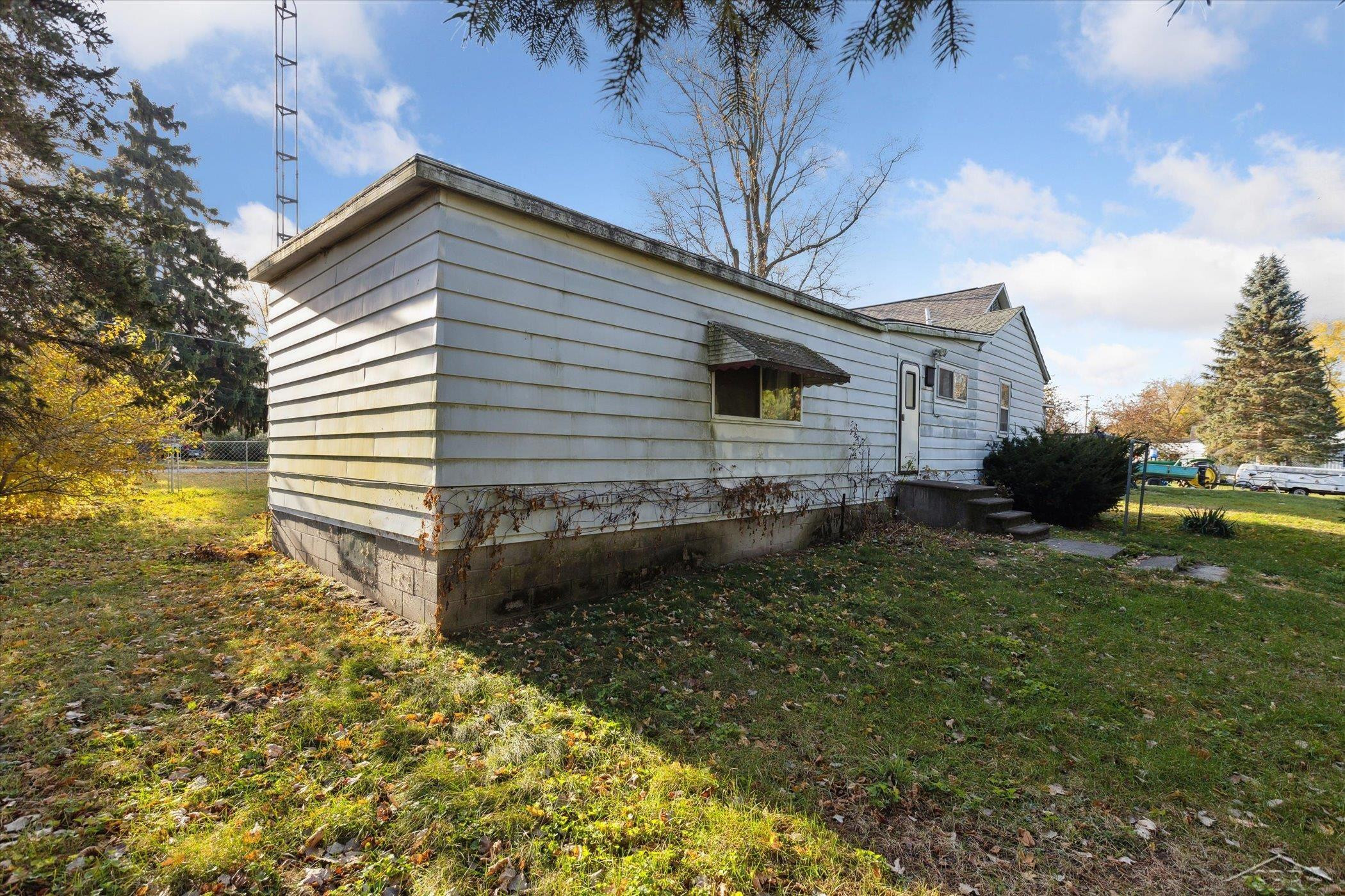305 E Water Street, Saint Charles, MI 48655 — Photo 14