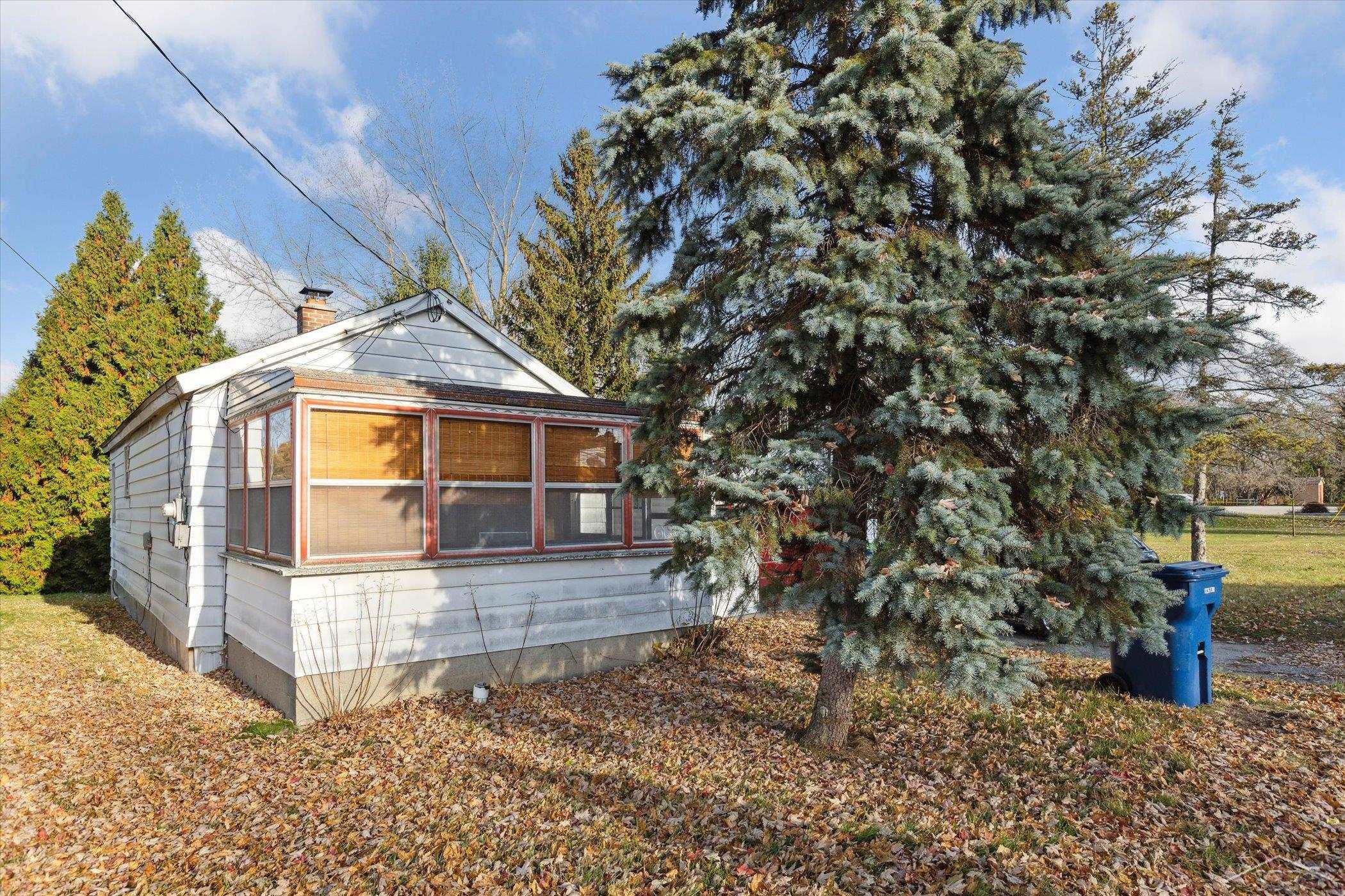 305 E Water Street, Saint Charles, MI 48655 — Photo 15