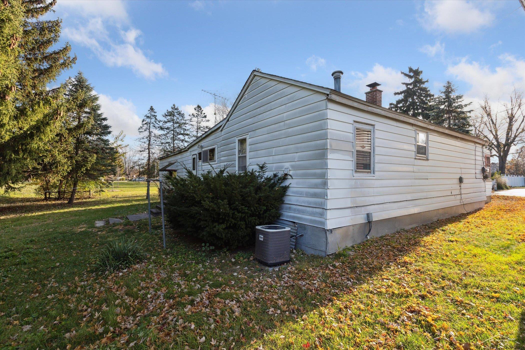 305 E Water Street, Saint Charles, MI 48655 — Photo 16