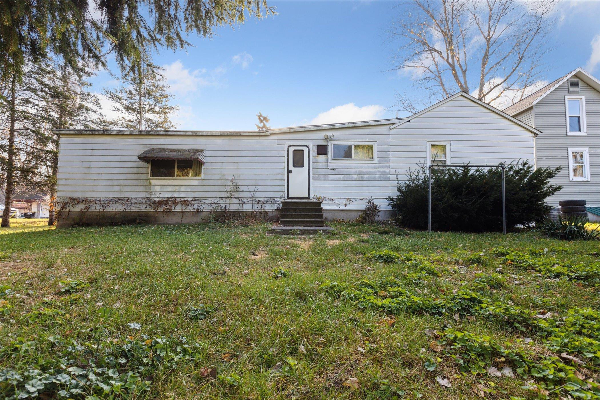305 E Water Street, Saint Charles, MI 48655 — Photo 17
