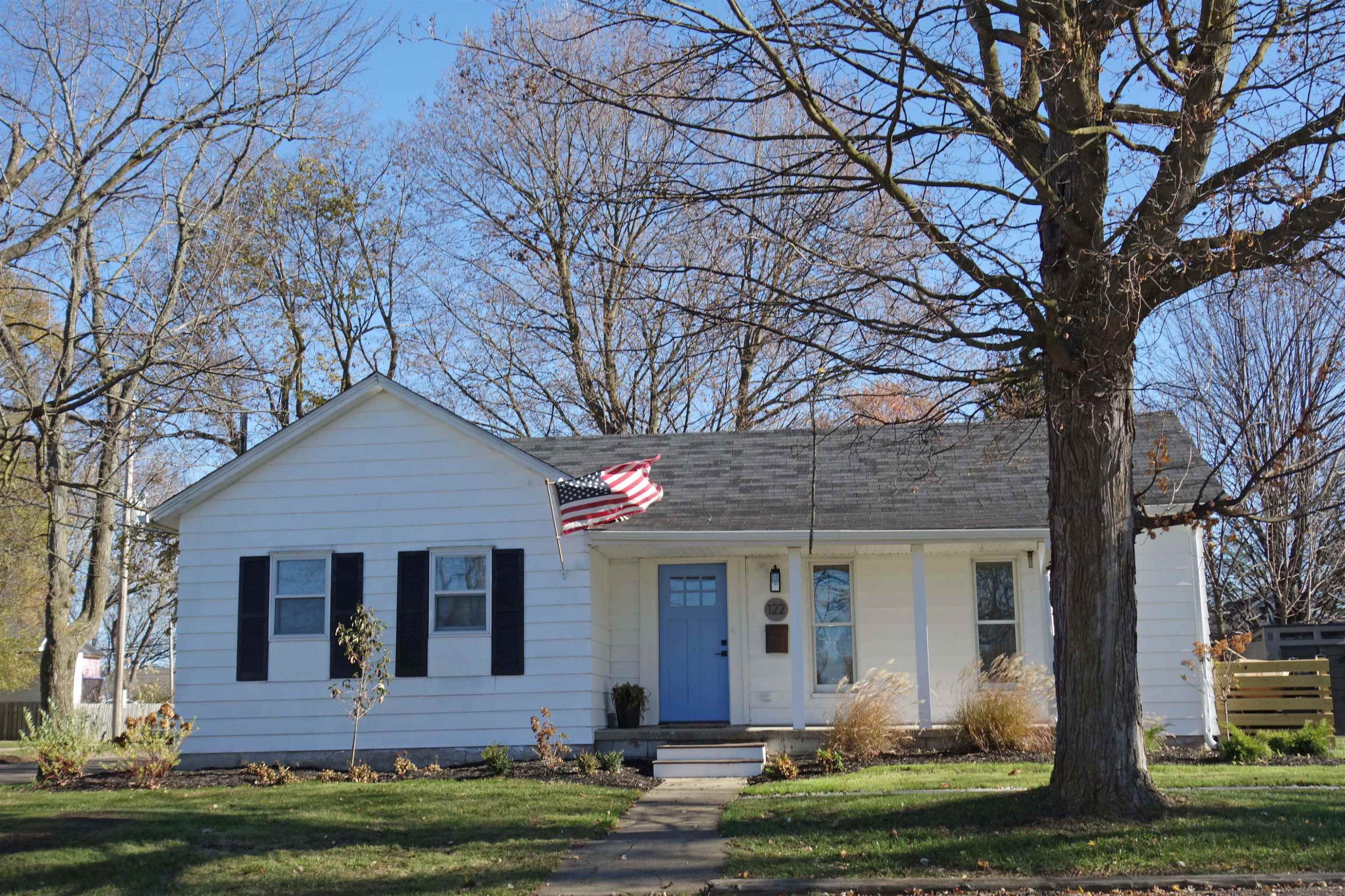 122 N Washington Street, Chesaning, MI 48616 — Photo 2