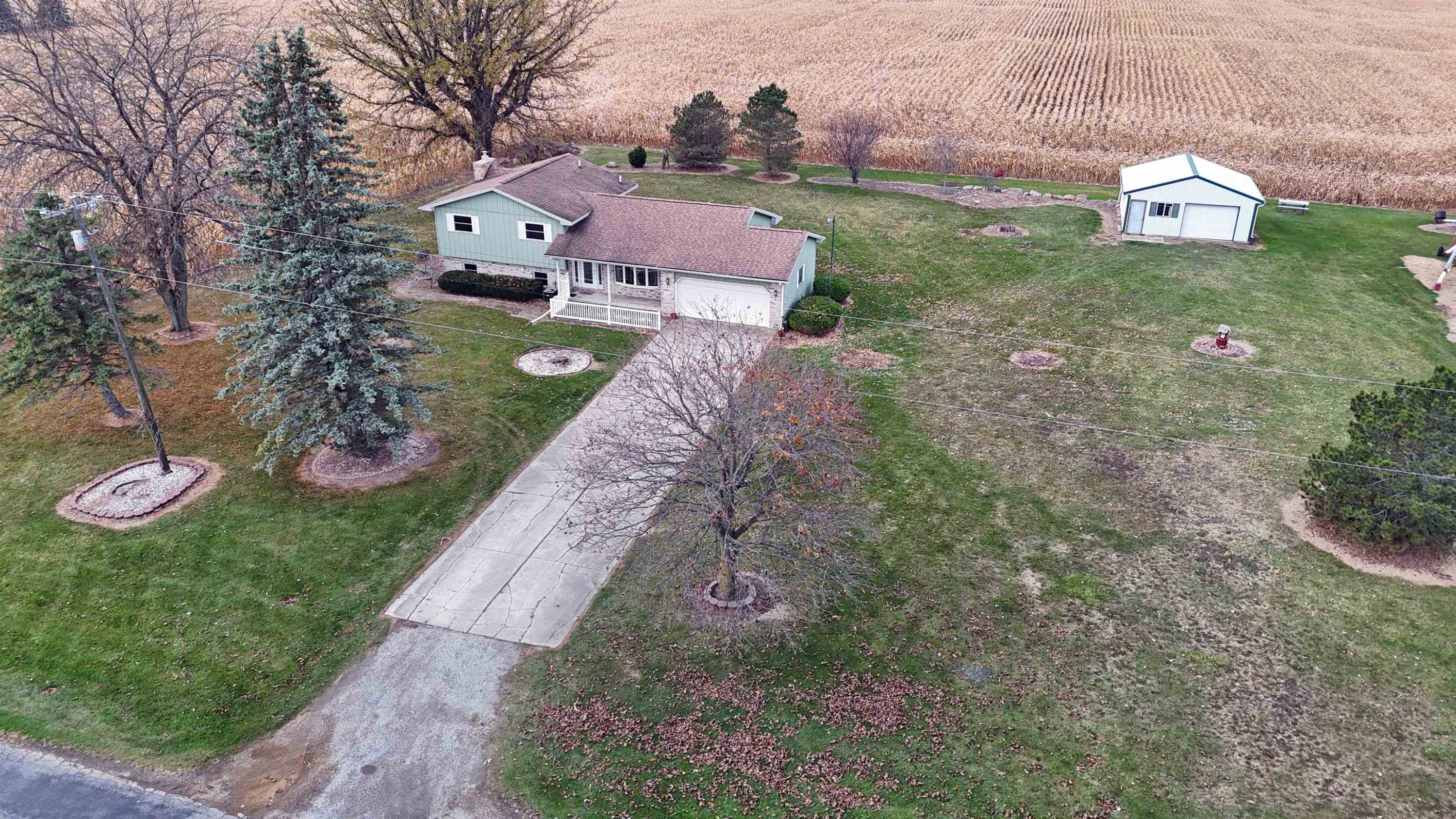 19102 Bueche, New Lothrop, MI 48460 — Photo 3