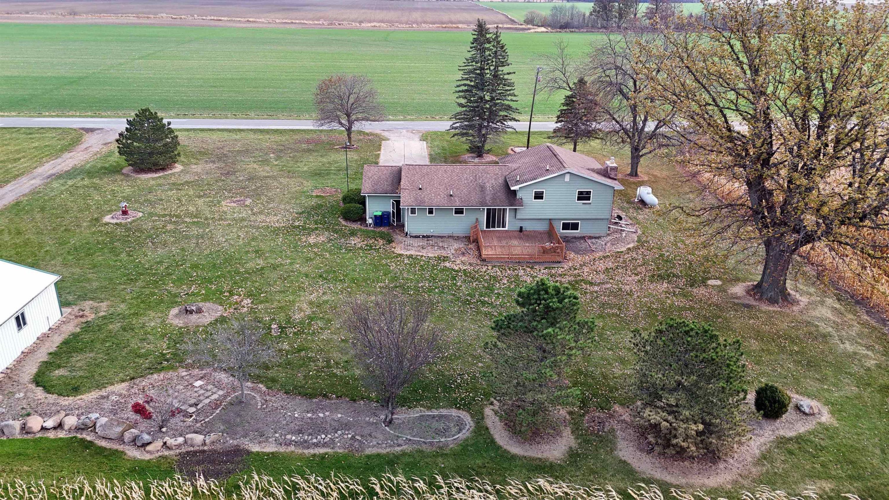 19102 Bueche, New Lothrop, MI 48460 — Photo 4