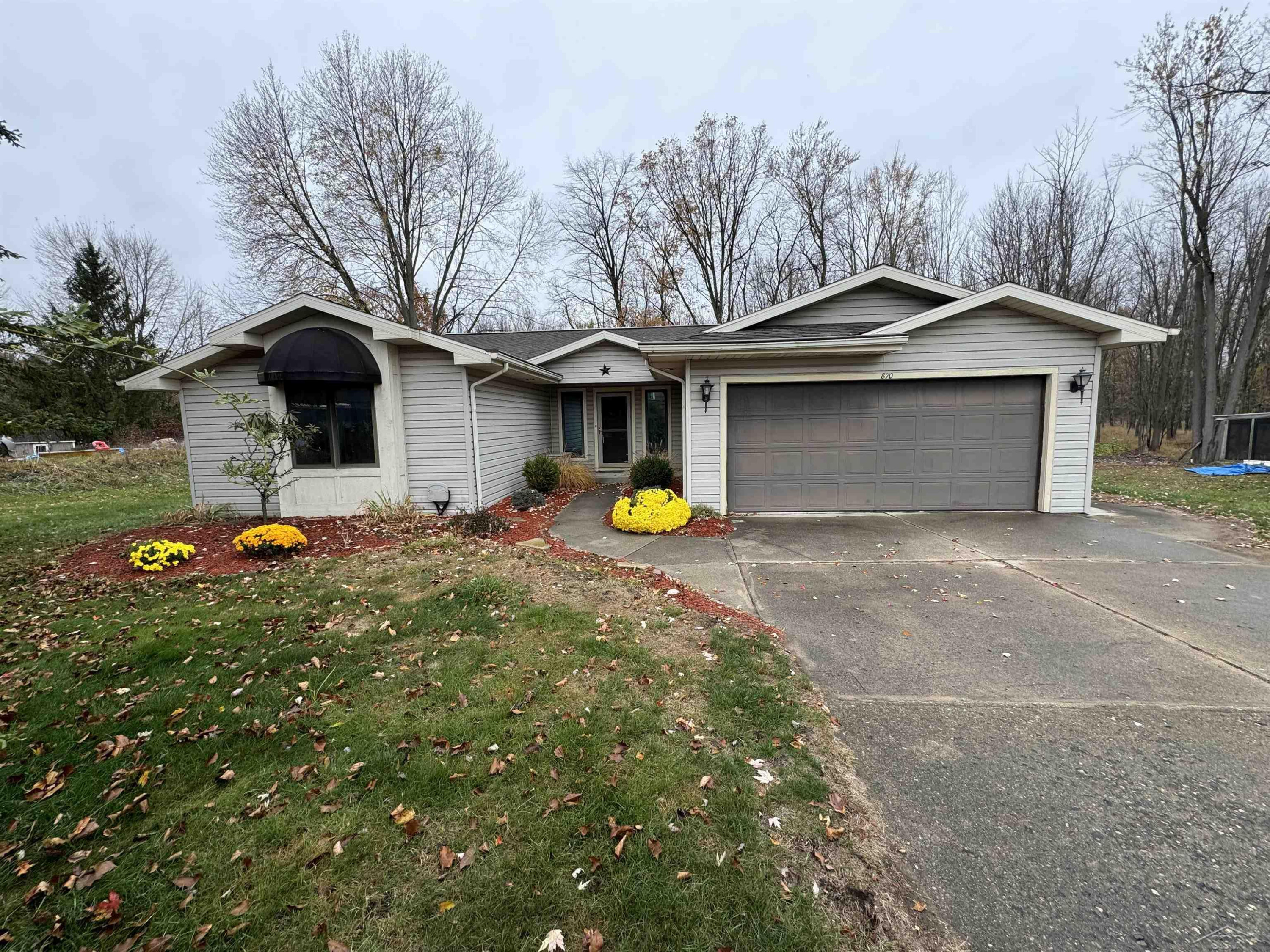 870 W Walnut Road, Saint Charles, MI 48655 — front exterior