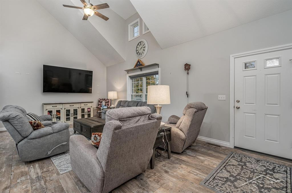 300 Shady Lane, Auburn, MI 48611 — Photo 5