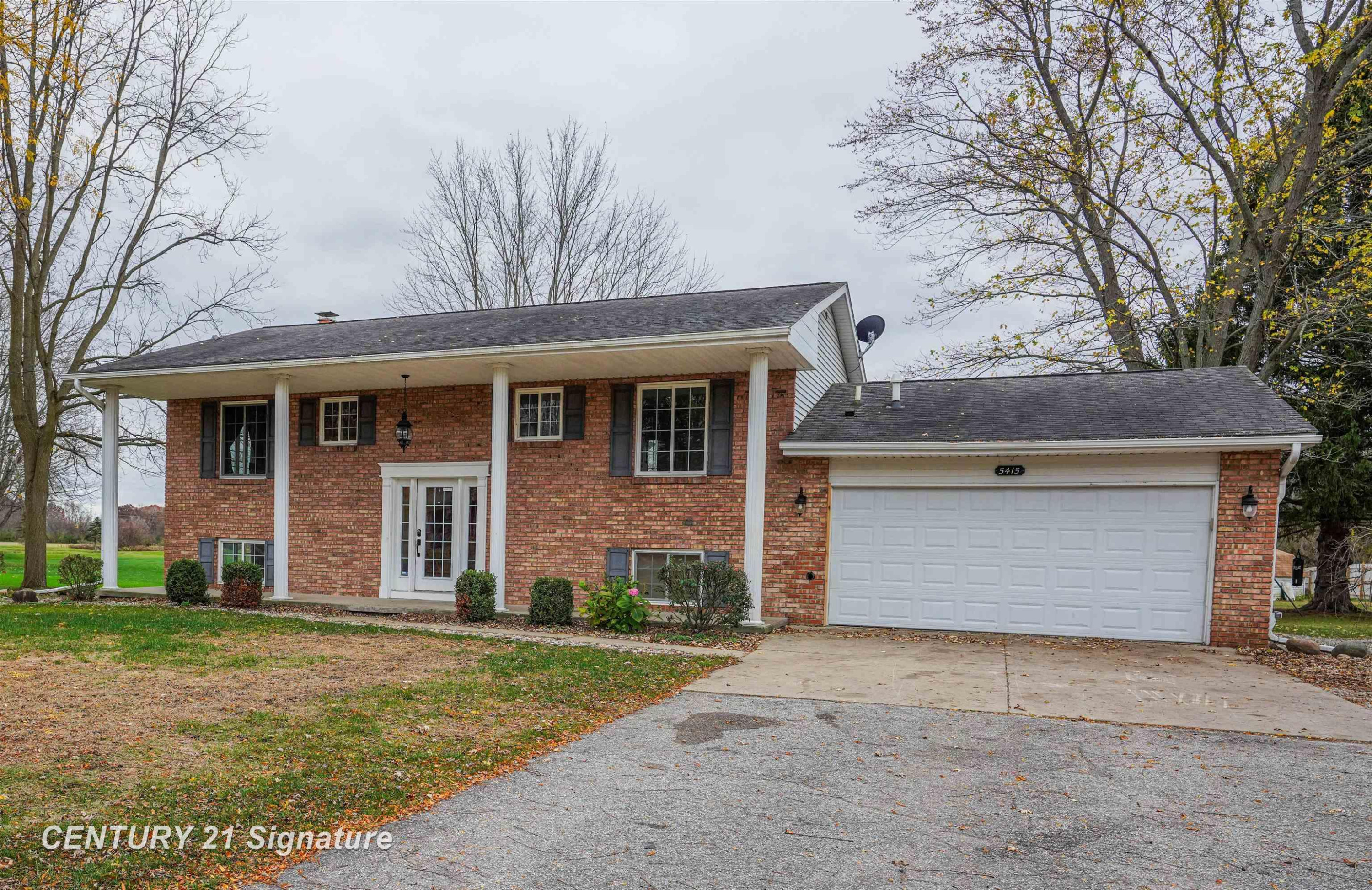 5415 Stroebel Road, Saginaw, MI 48609 — front exterior