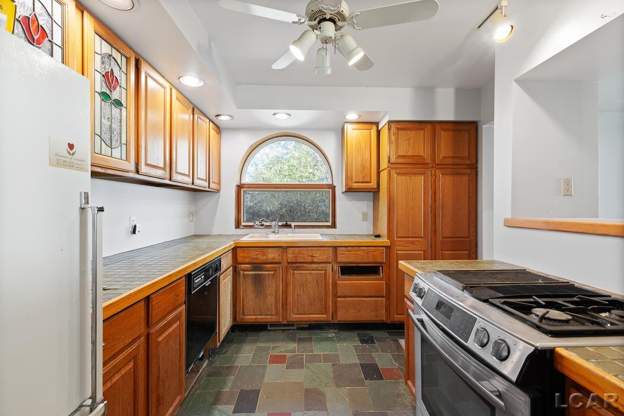 17665 W Pleasant Lake Road, Manchester, MI 48158 — Photo 20