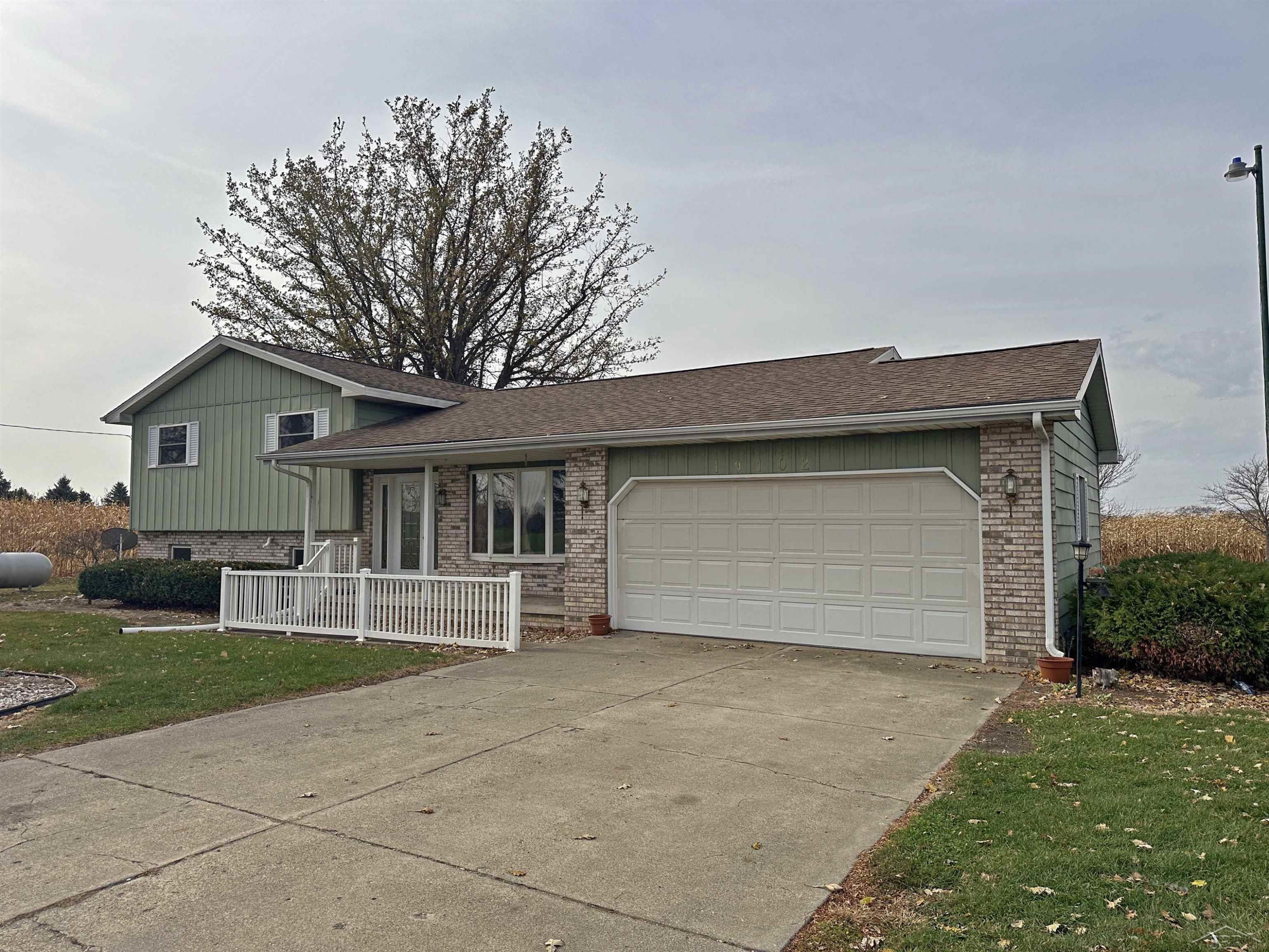19102 Bueche Road, New Lothrop, MI 48460 — Photo 12