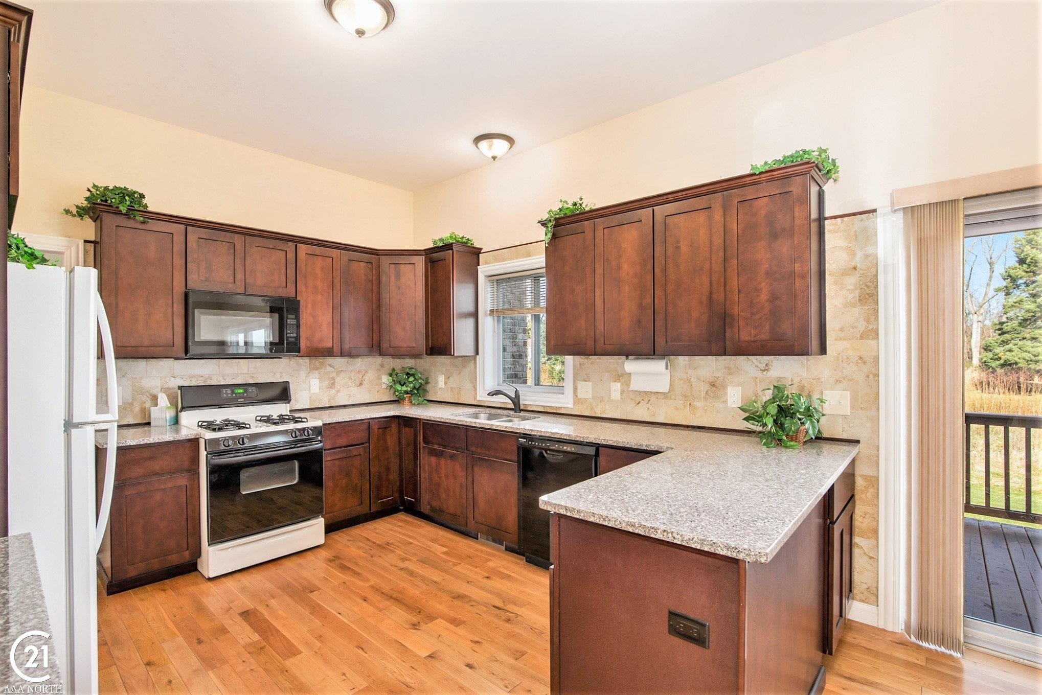 7773 Yorkshire Drive, Almont, MI 48003 — Photo 11