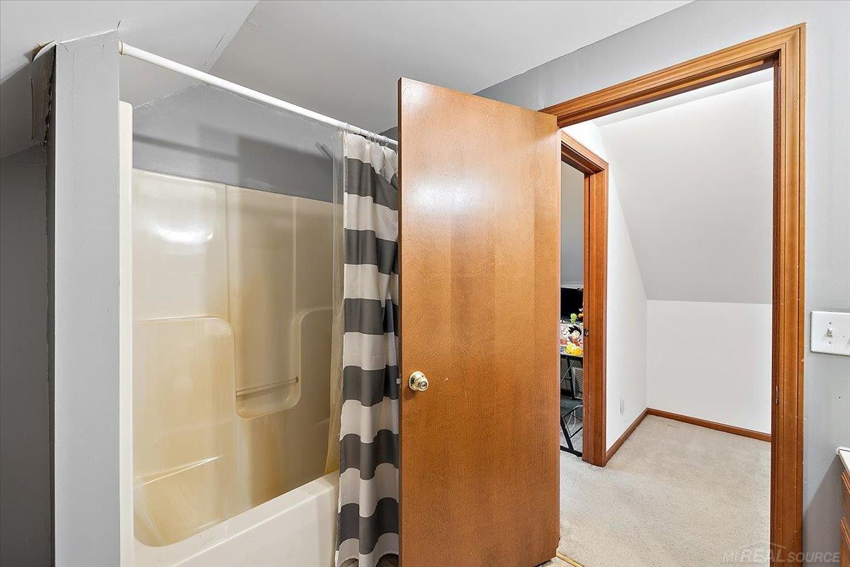 5320 Capac Road, MI 48014 — Photo 35