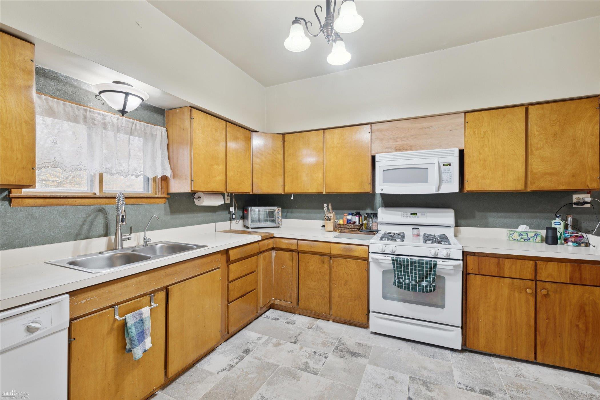 111 E South, Morrice, MI 48857 — Photo 3