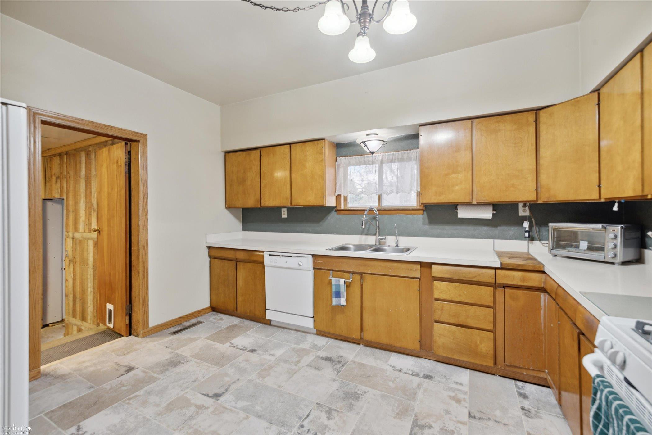 111 E South, Morrice, MI 48857 — Photo 4