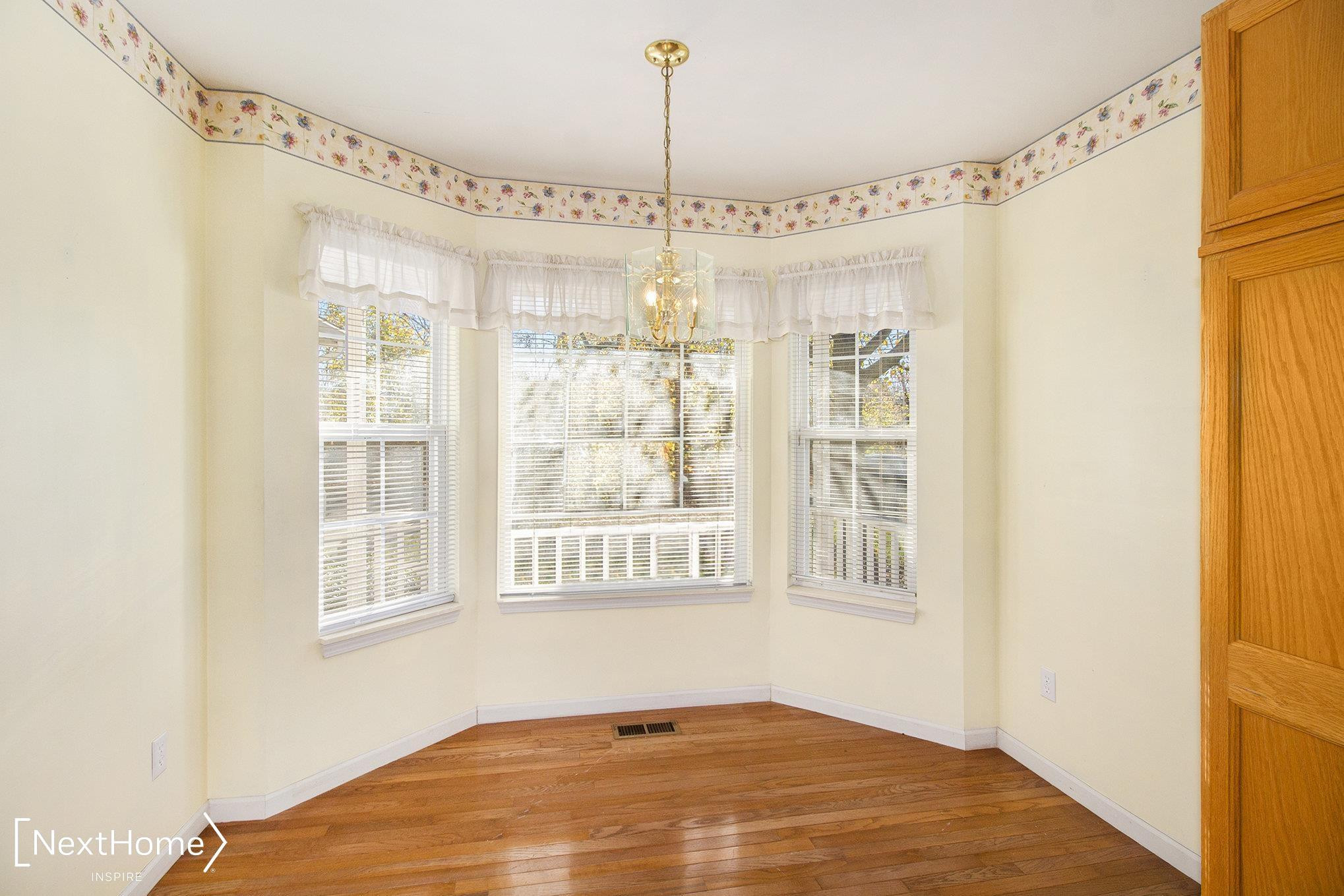 1054 Curzon Street, Howell, MI 48843 — Photo 10
