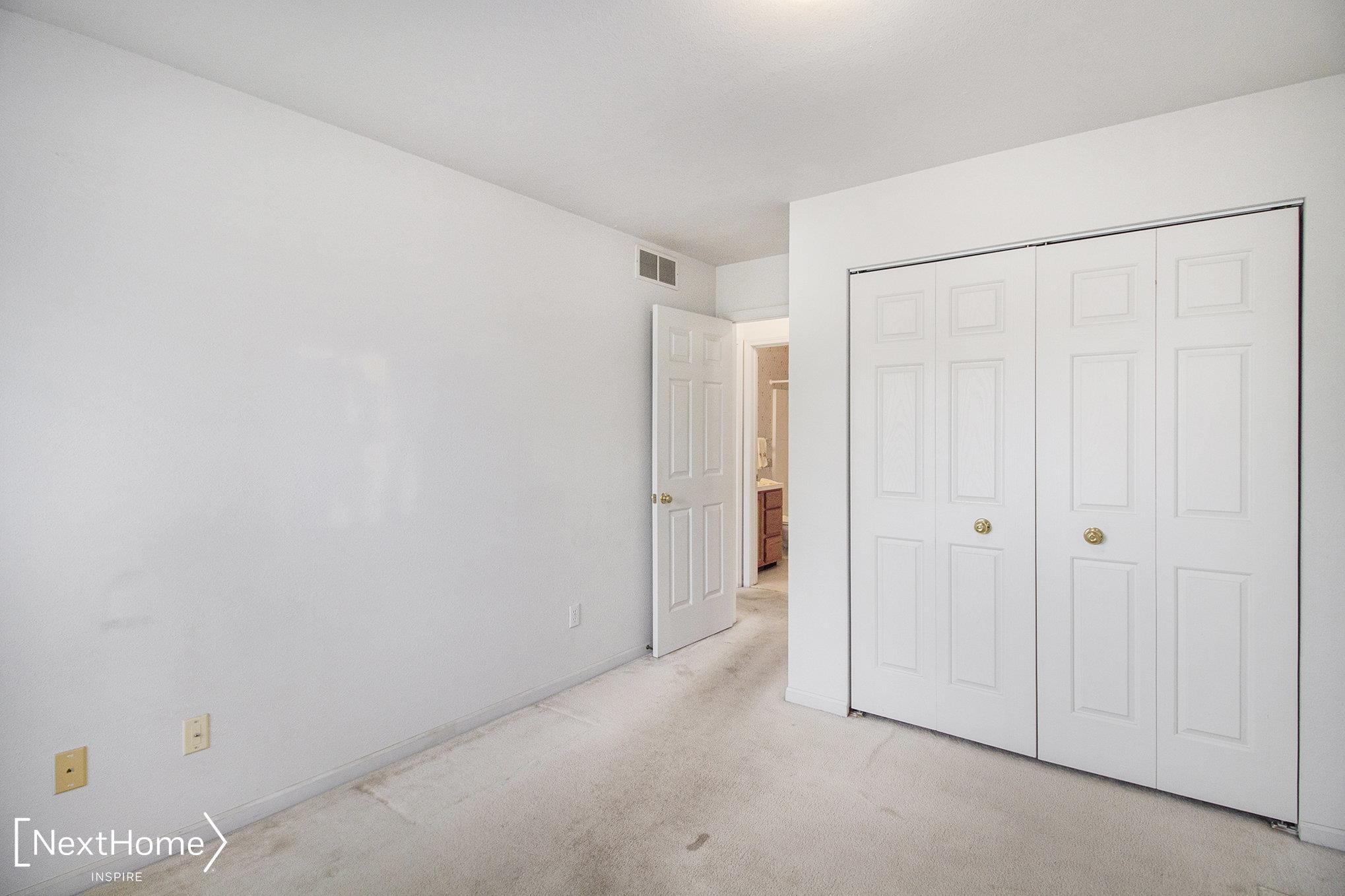 1054 Curzon Street, Howell, MI 48843 — Photo 17