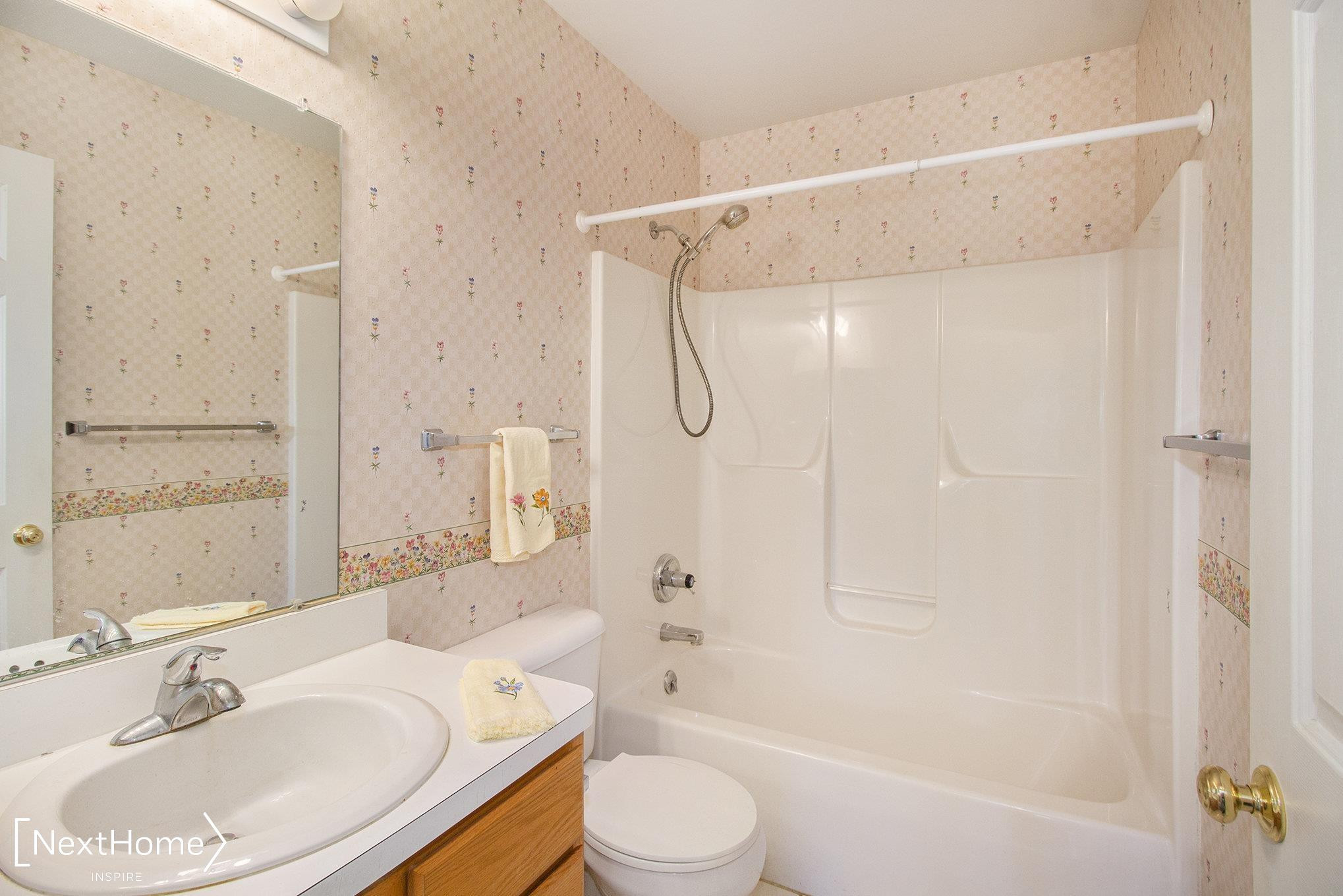 1054 Curzon Street, Howell, MI 48843 — Photo 18