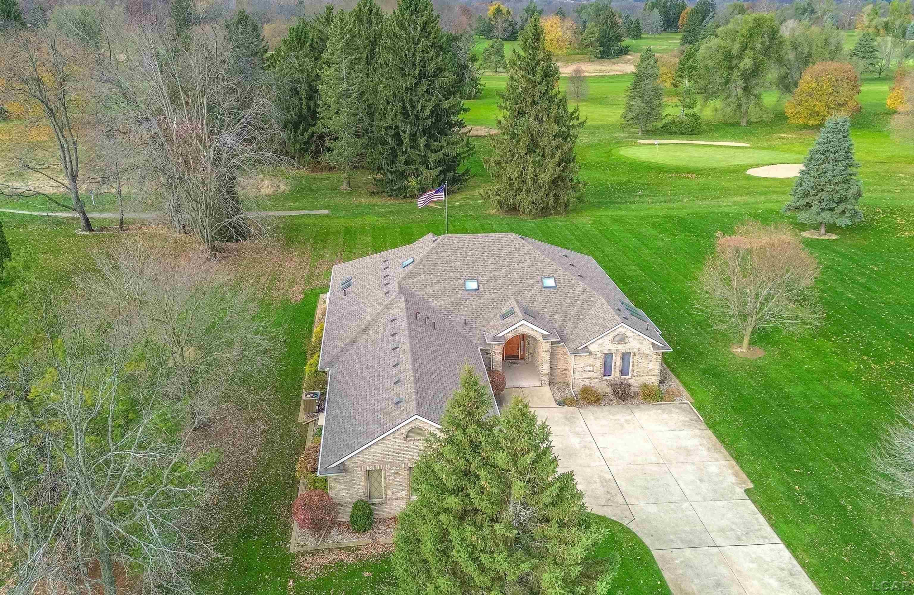 8770 Loire Valley, Tecumseh, MI 49286 — Photo 2