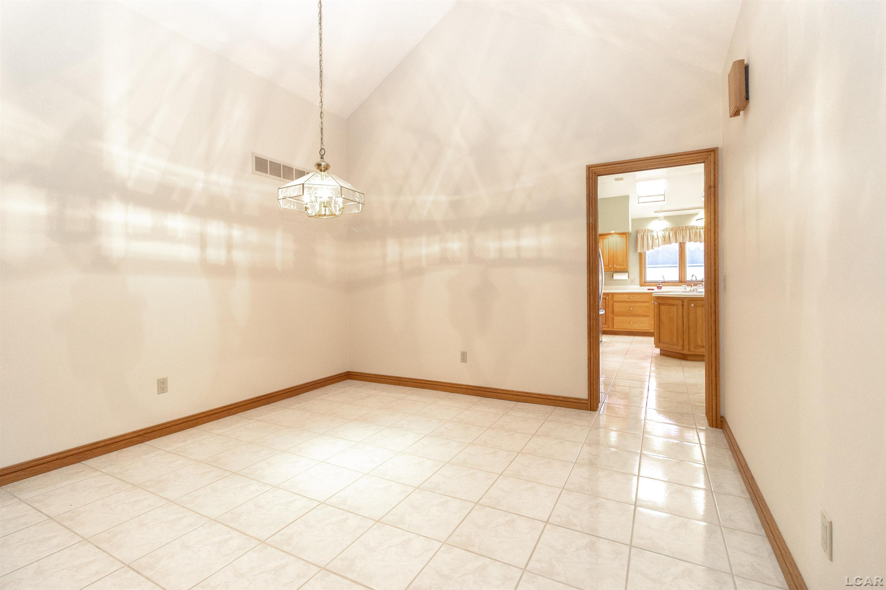 8770 Loire Valley, Tecumseh, MI 49286 — Photo 15