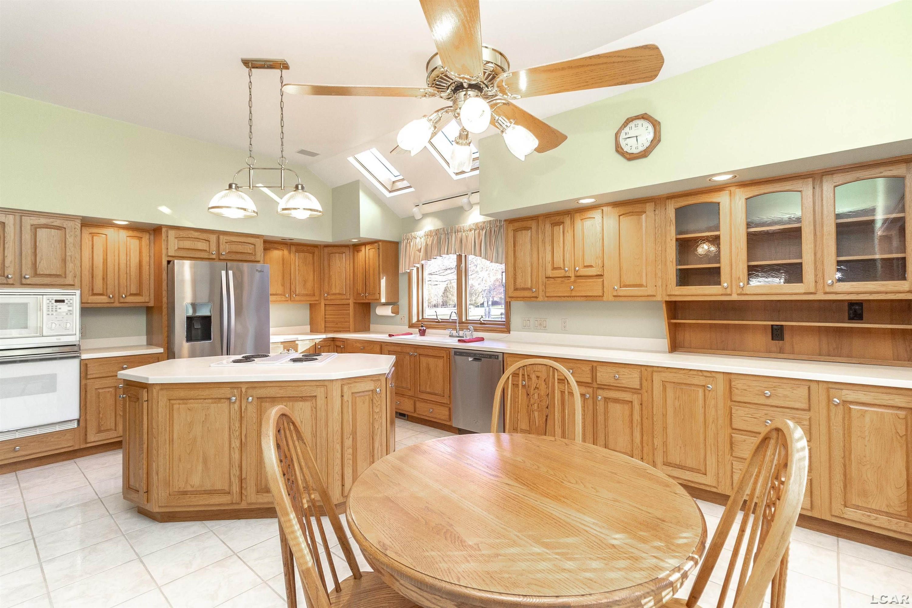 8770 Loire Valley, Tecumseh, MI 49286 — Photo 16