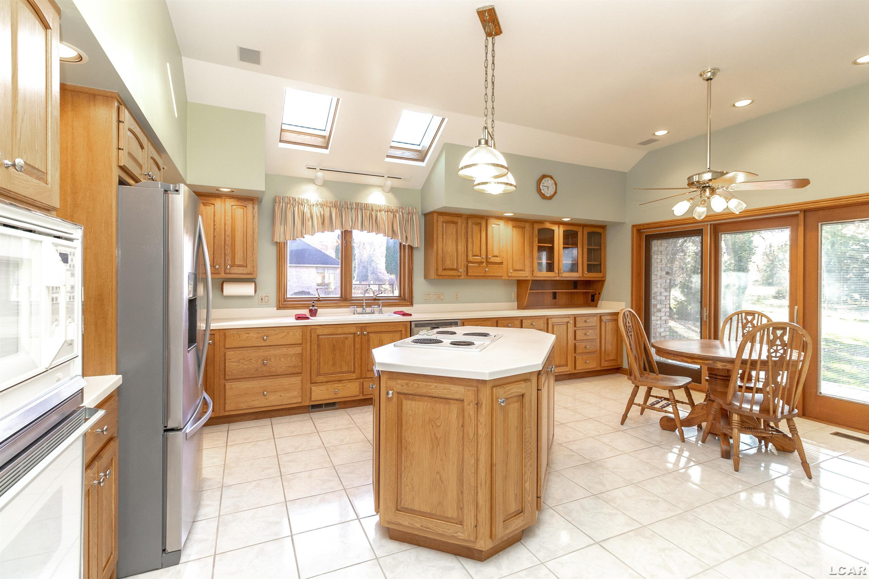 8770 Loire Valley, Tecumseh, MI 49286 — Photo 17