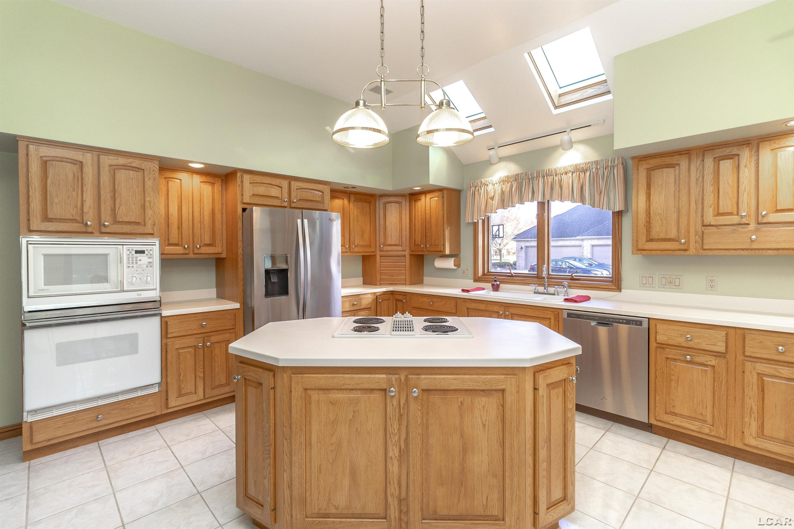 8770 Loire Valley, Tecumseh, MI 49286 — Photo 18