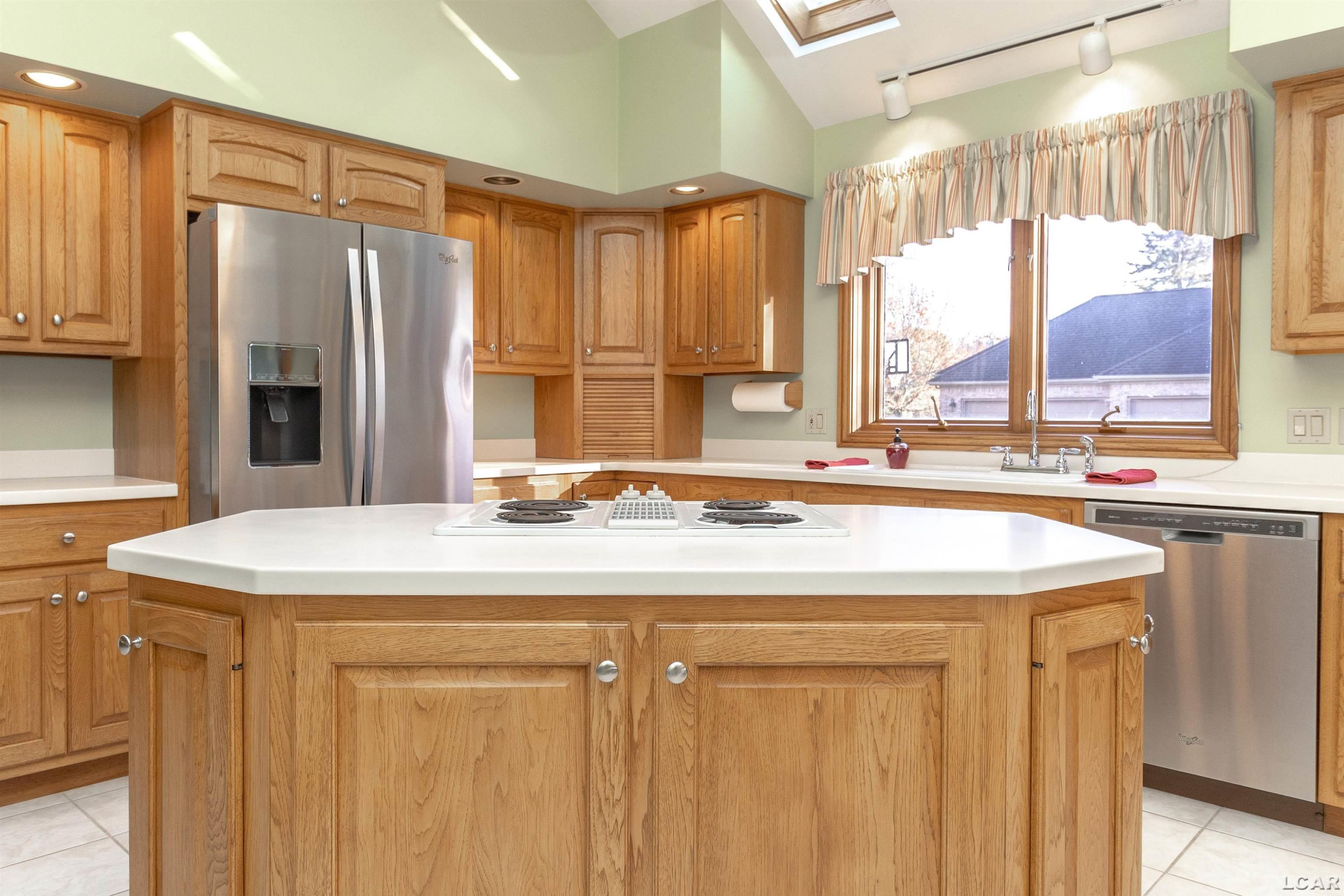 8770 Loire Valley, Tecumseh, MI 49286 — Photo 22