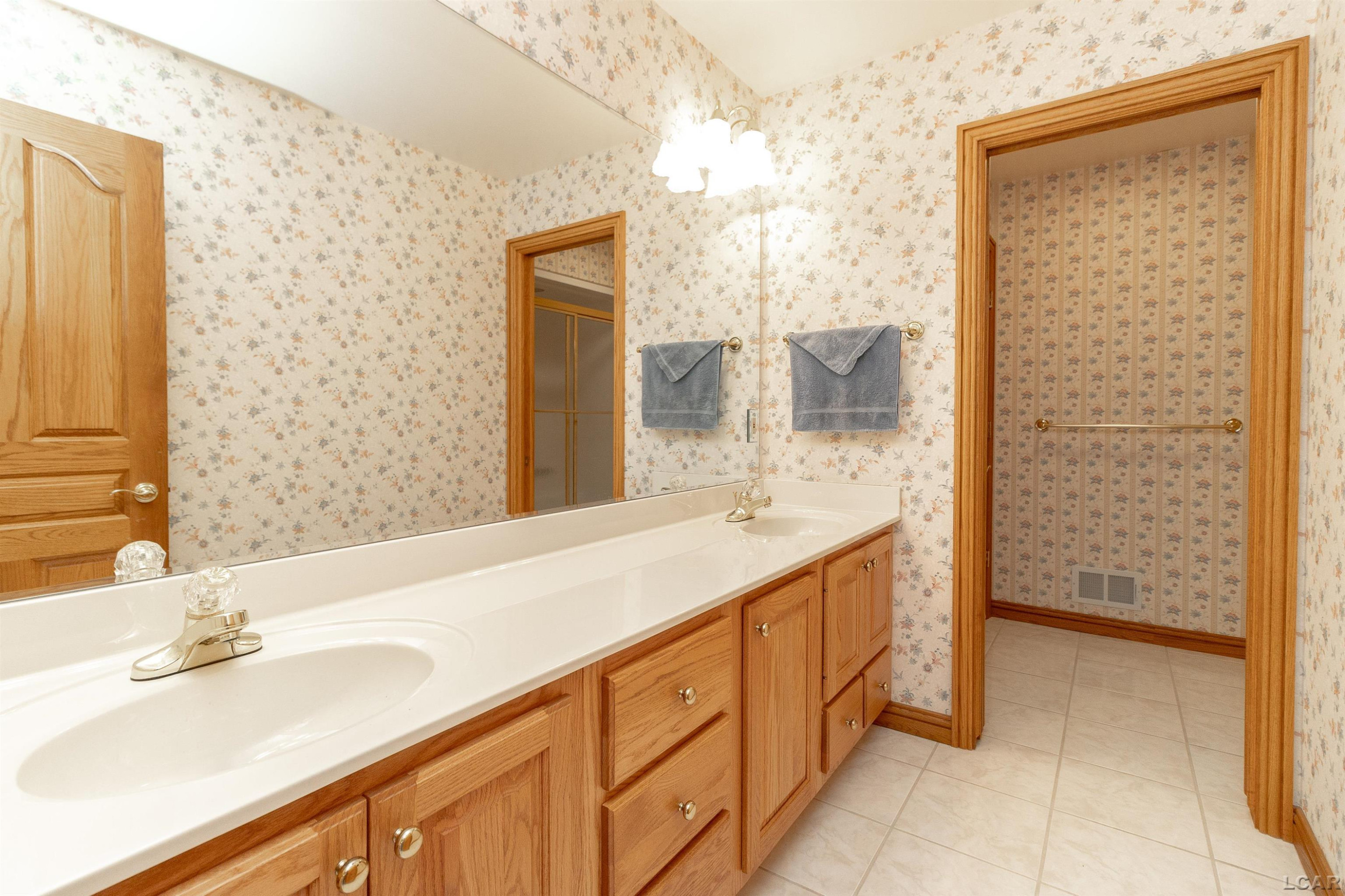 8770 Loire Valley, Tecumseh, MI 49286 — Photo 39