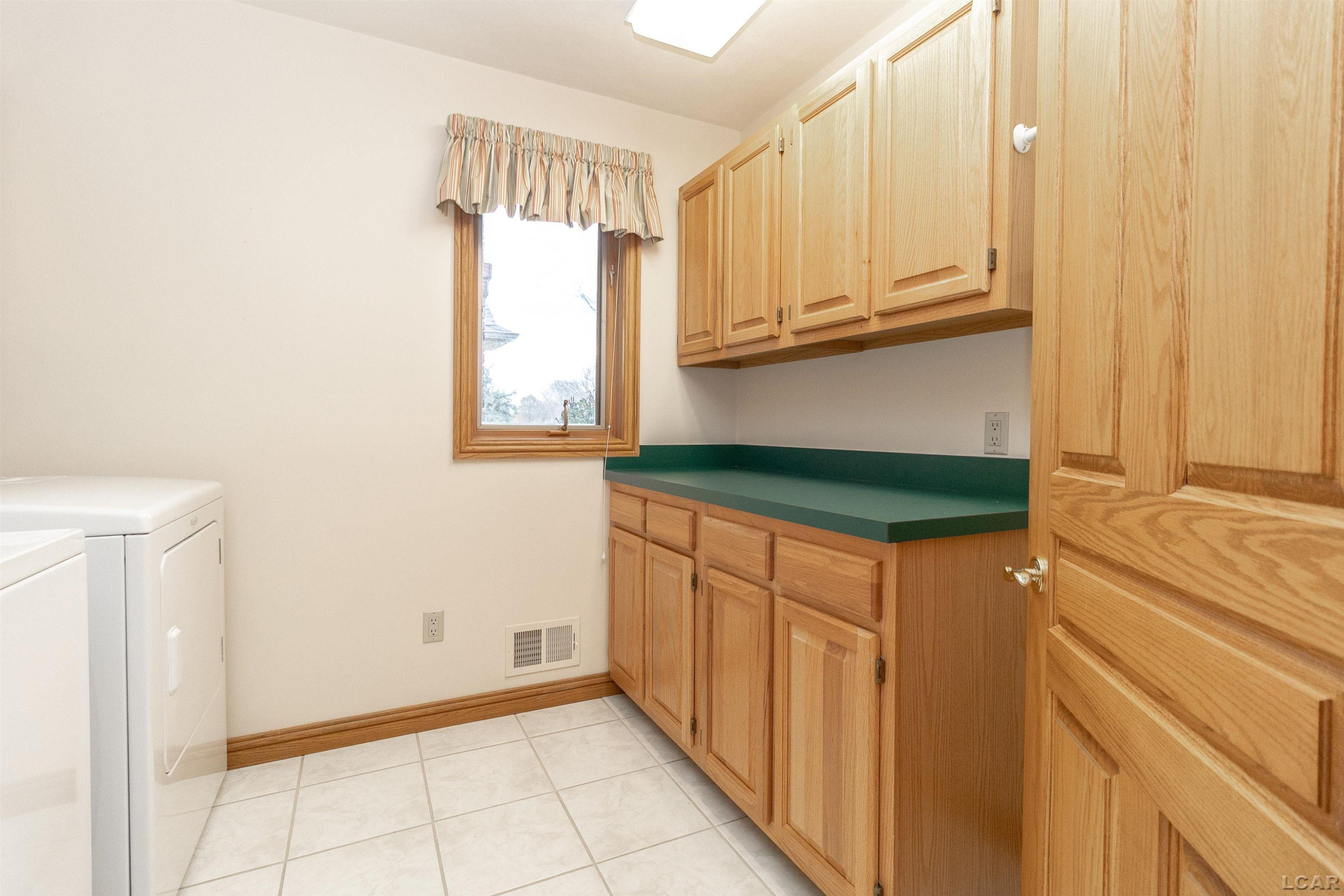 8770 Loire Valley, Tecumseh, MI 49286 — Photo 44