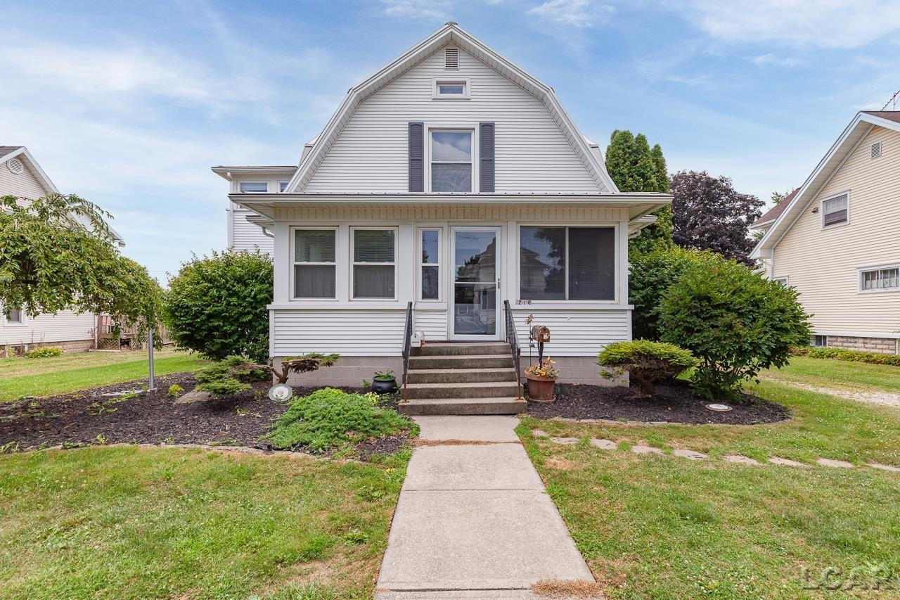 216 White, Blissfield, MI 49228 — front exterior