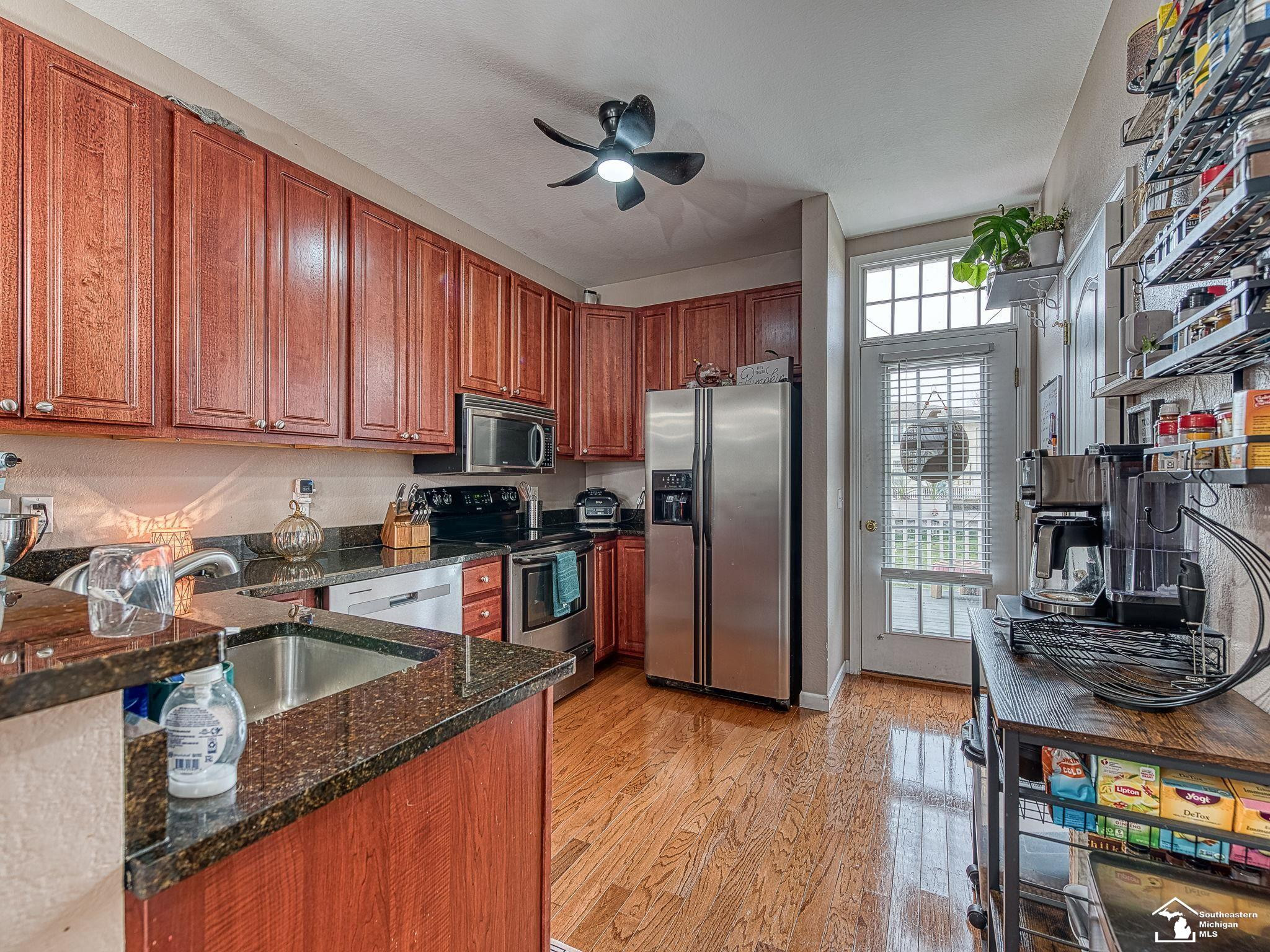 318 Beachwalk, Luna Pier, MI 48157 — Photo 10