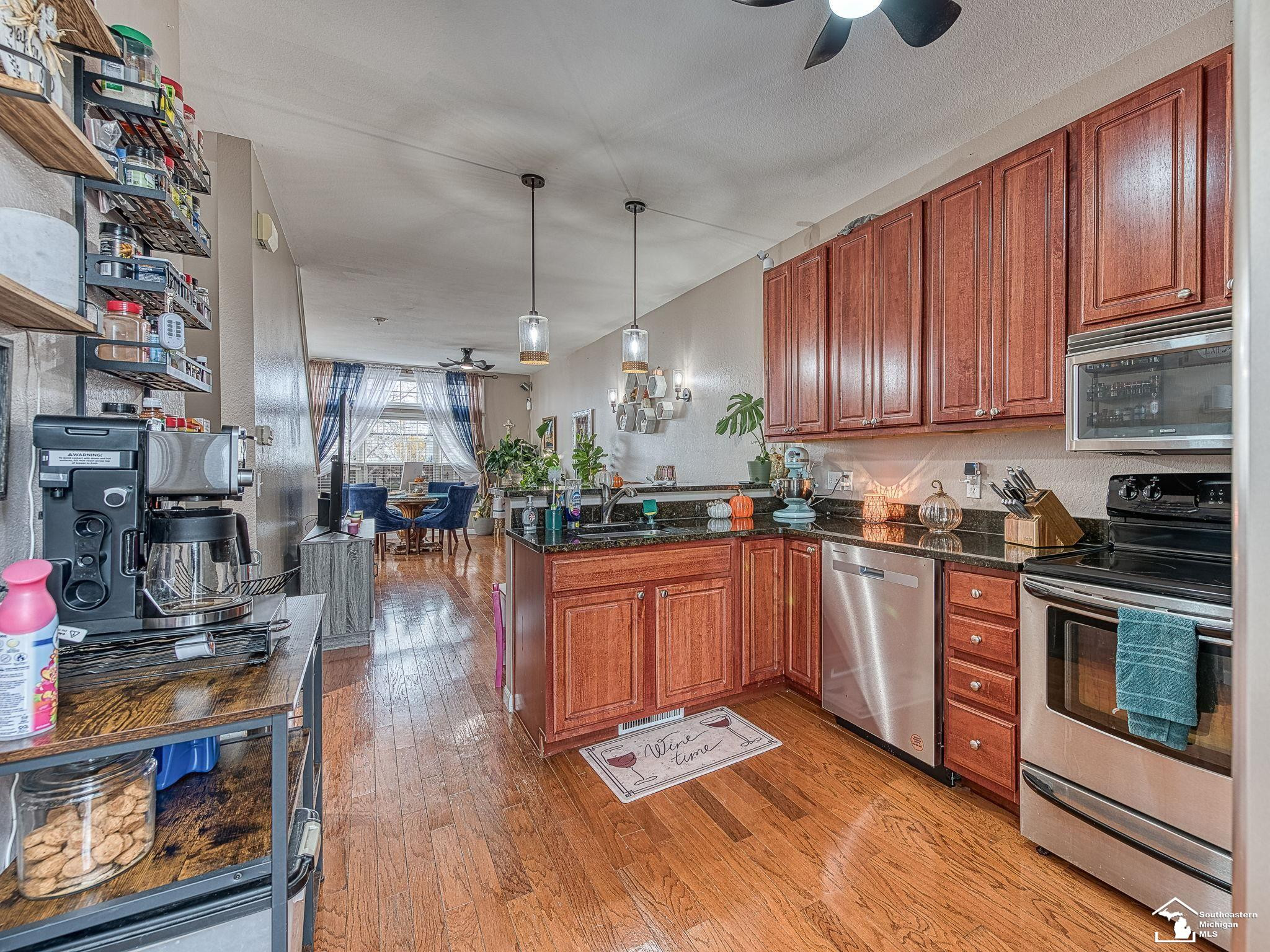 318 Beachwalk, Luna Pier, MI 48157 — Photo 11