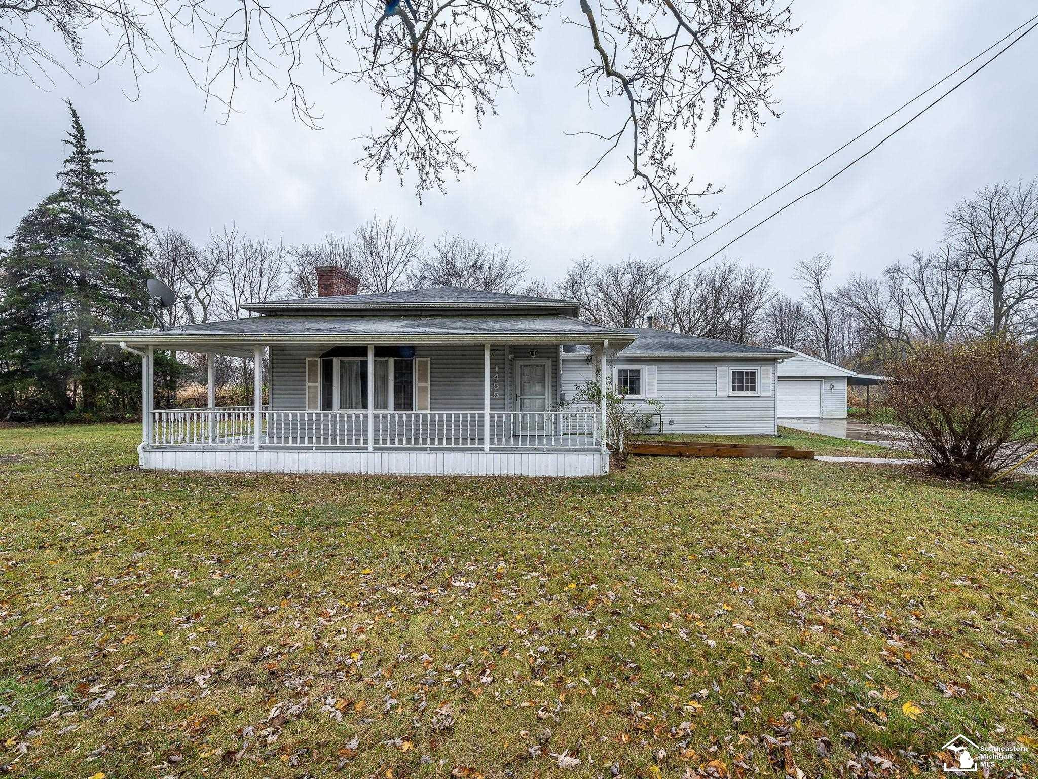 1455 Kent, Carleton, MI 48117 — front exterior