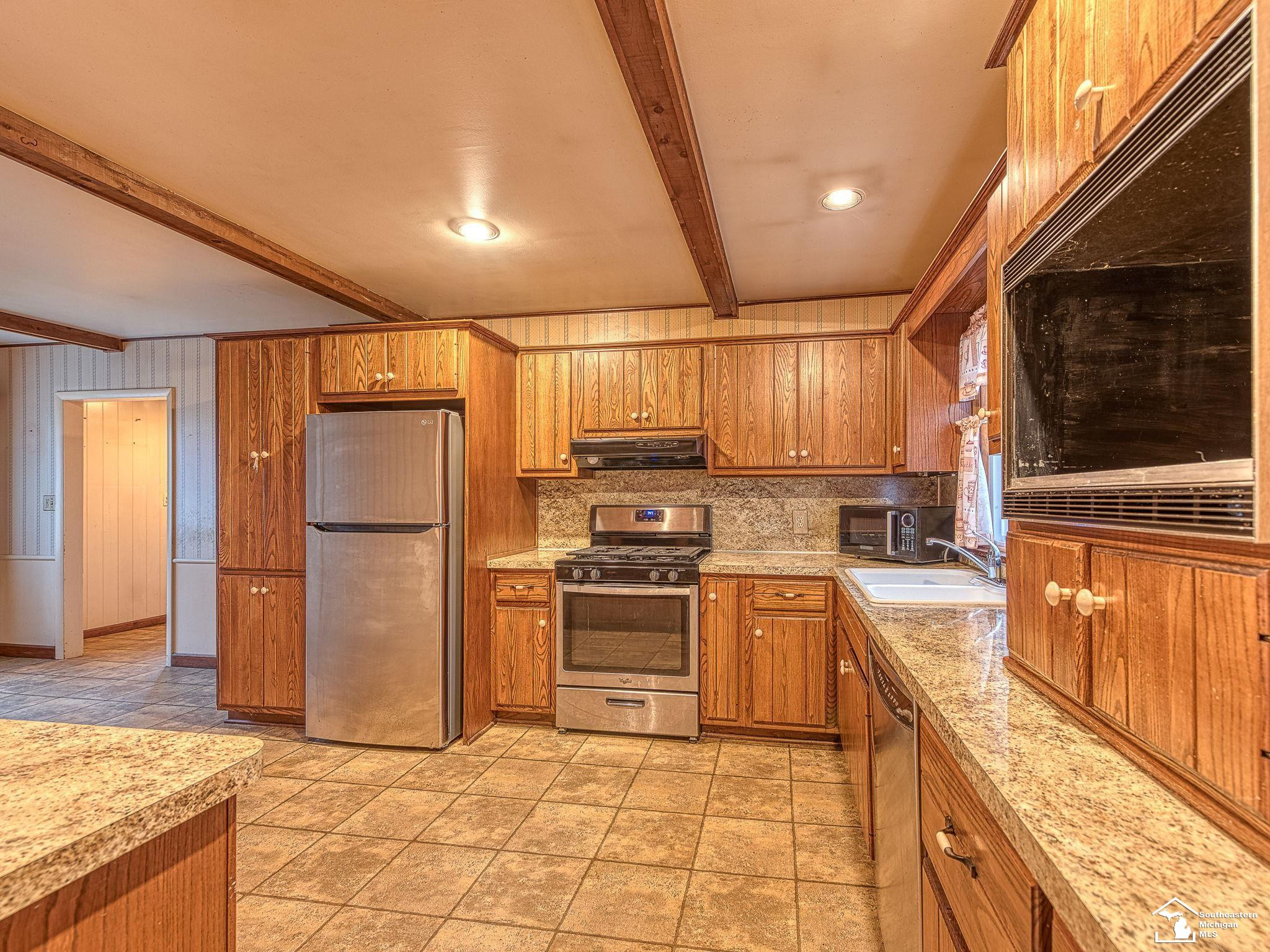 1455 Kent, Carleton, MI 48117 — Photo 11