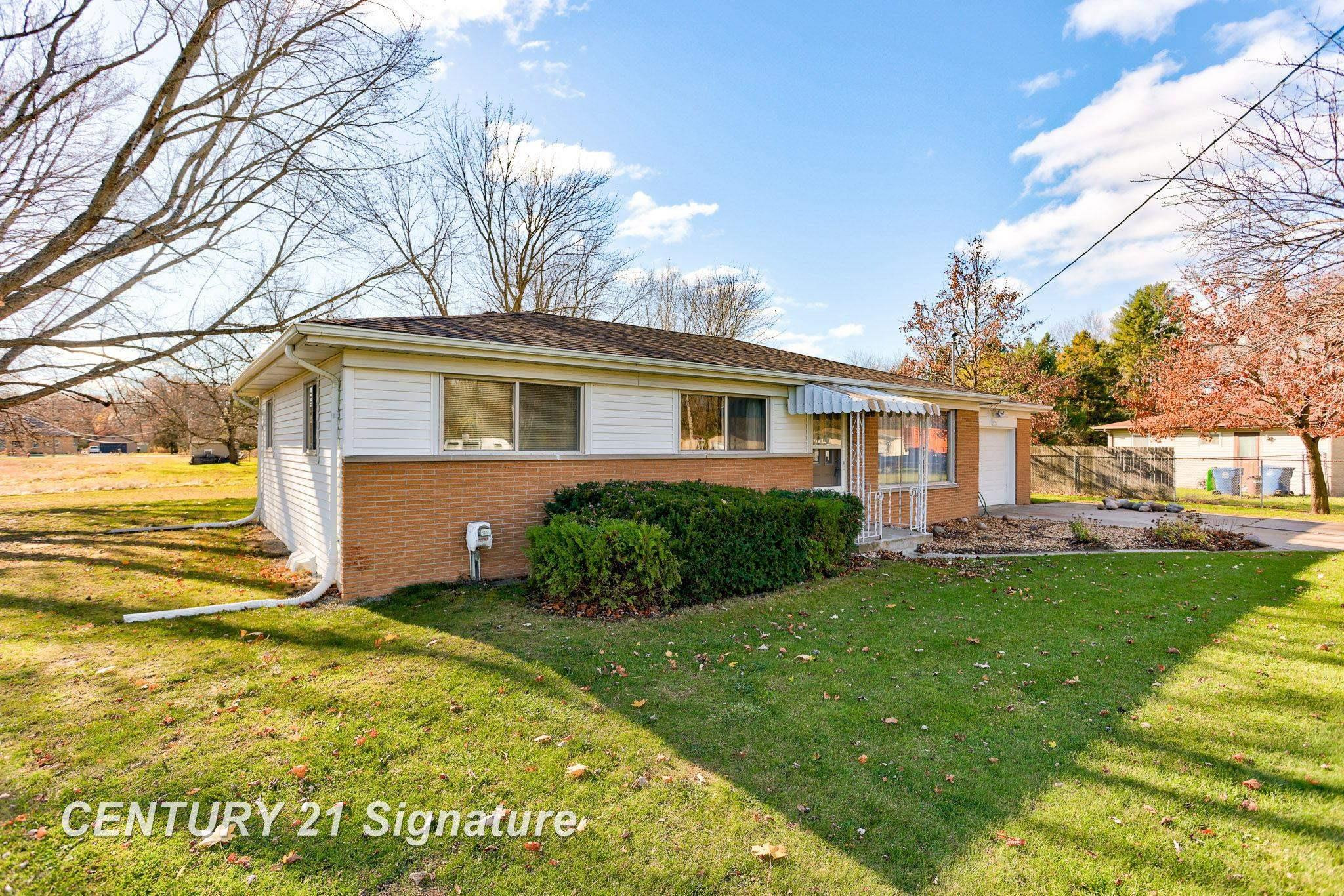 163 Strieter Drive, Saginaw, MI 48609 — front exterior