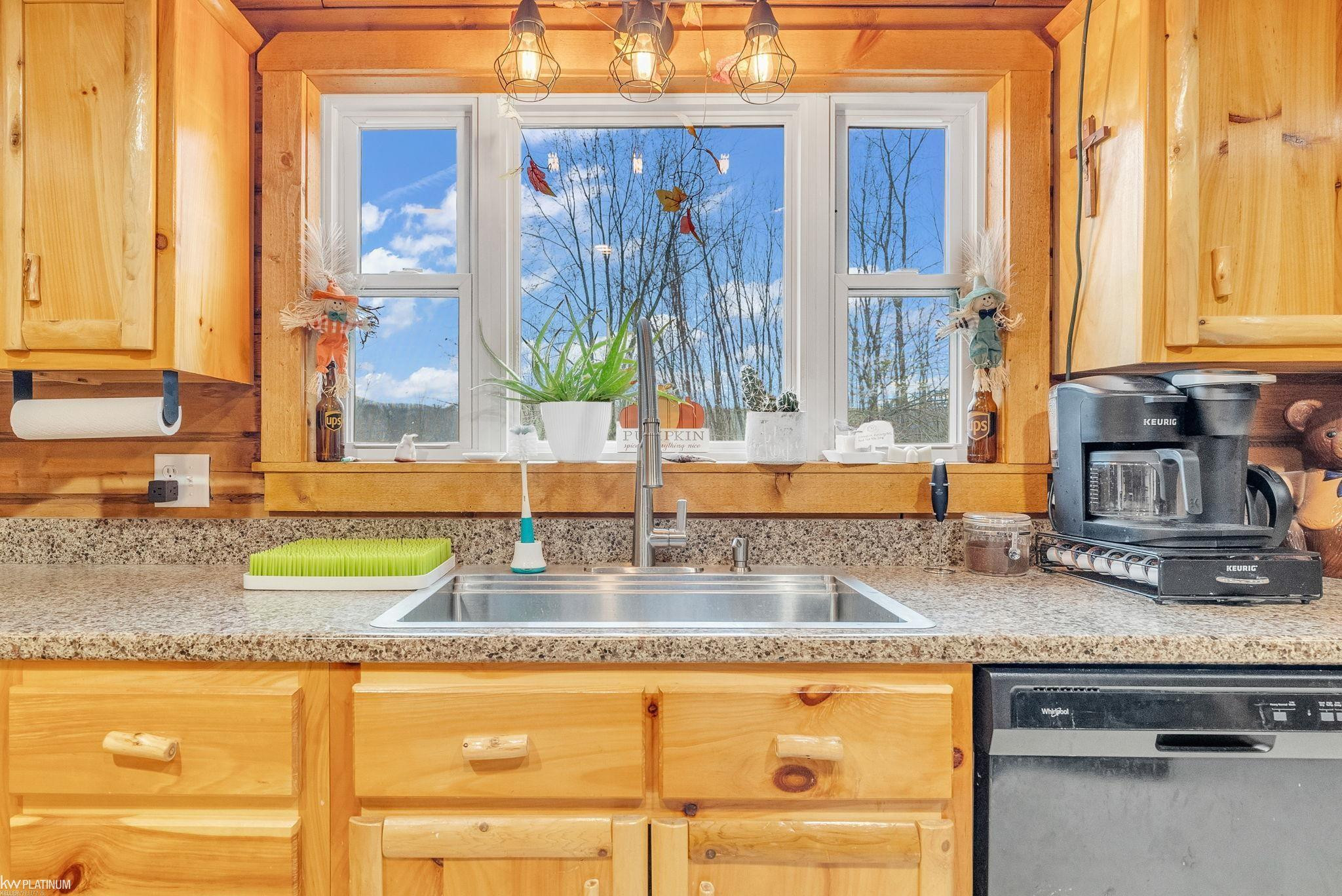 16259 Petz Road, MI 48014 — Photo 6