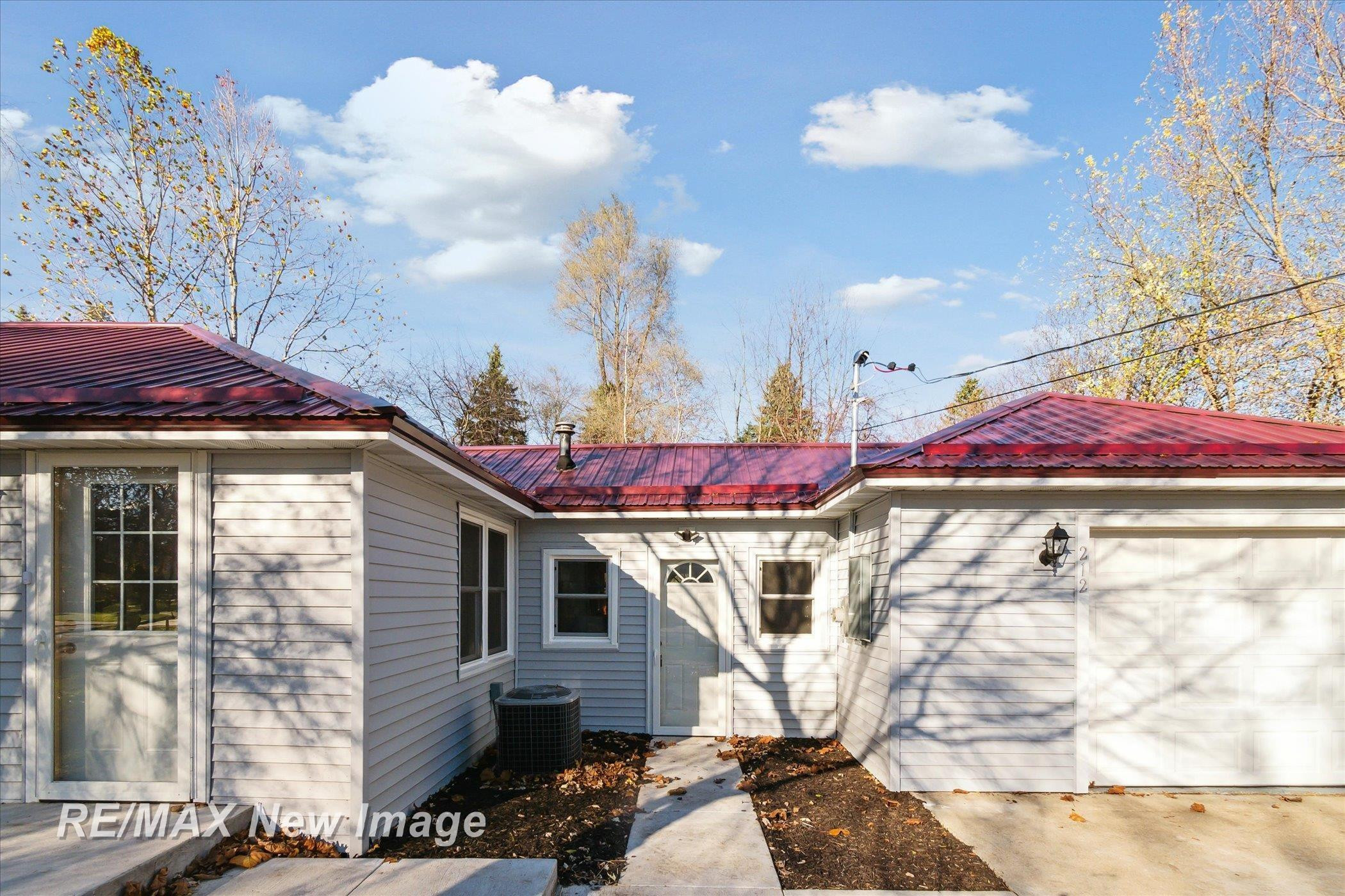 212 Sheler Street, Coleman, MI 48618 — Photo 5