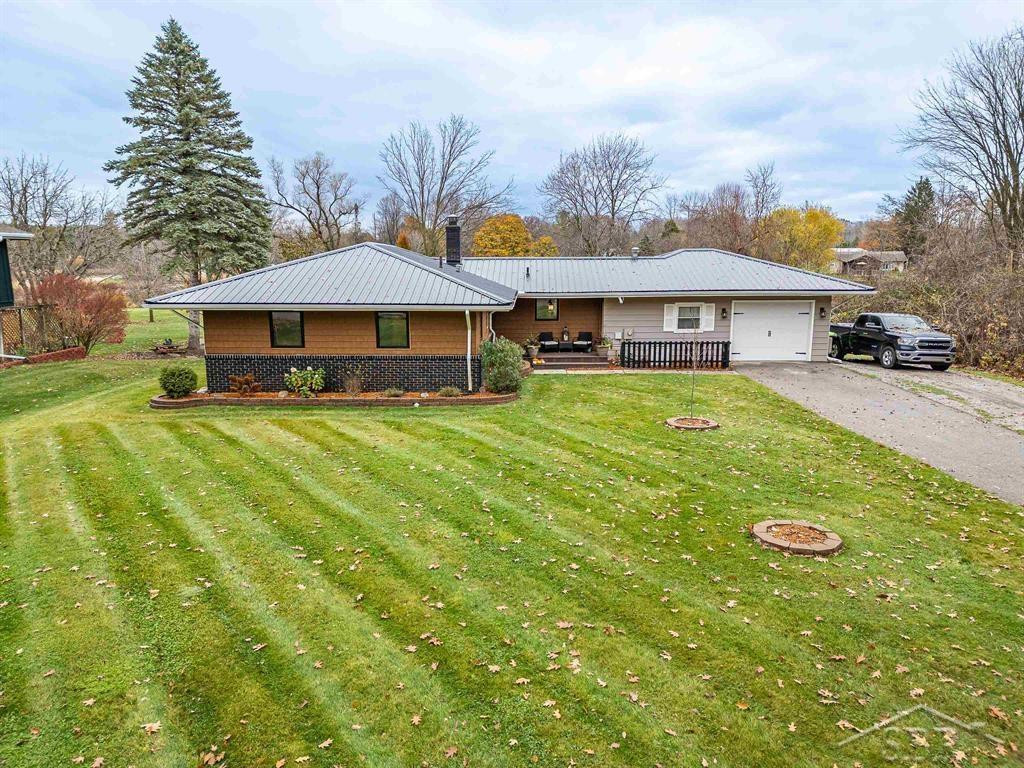 620 Witbeck Drive, Clare, MI 48617 — Photo 3