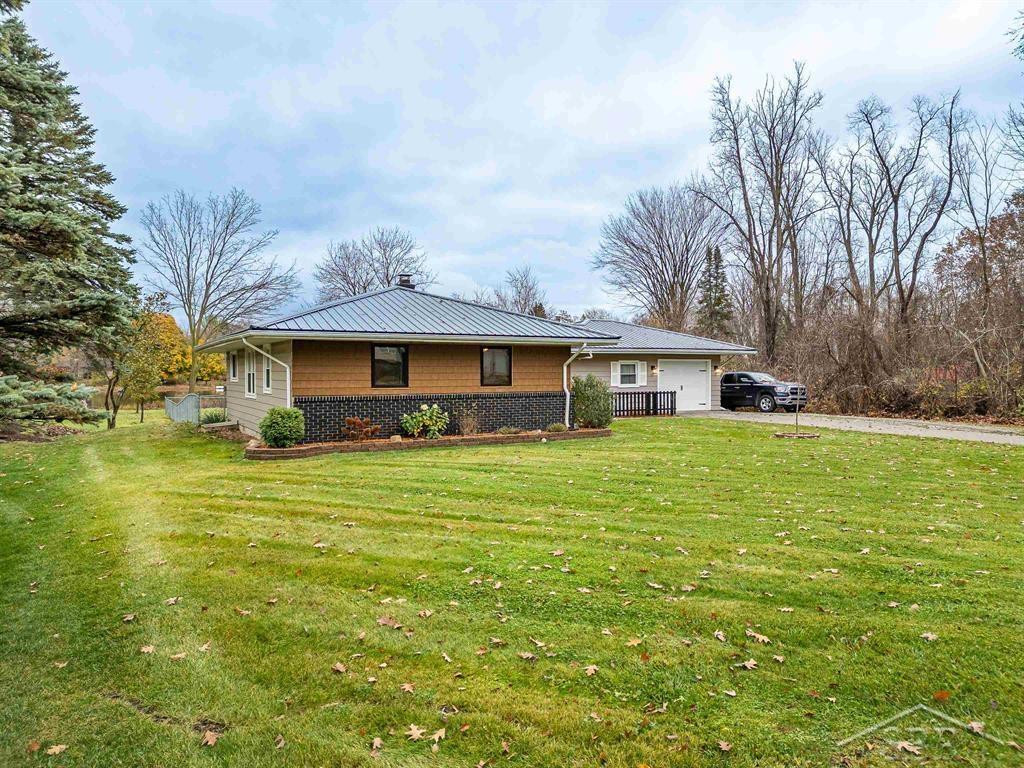620 Witbeck Drive, Clare, MI 48617 — Photo 4