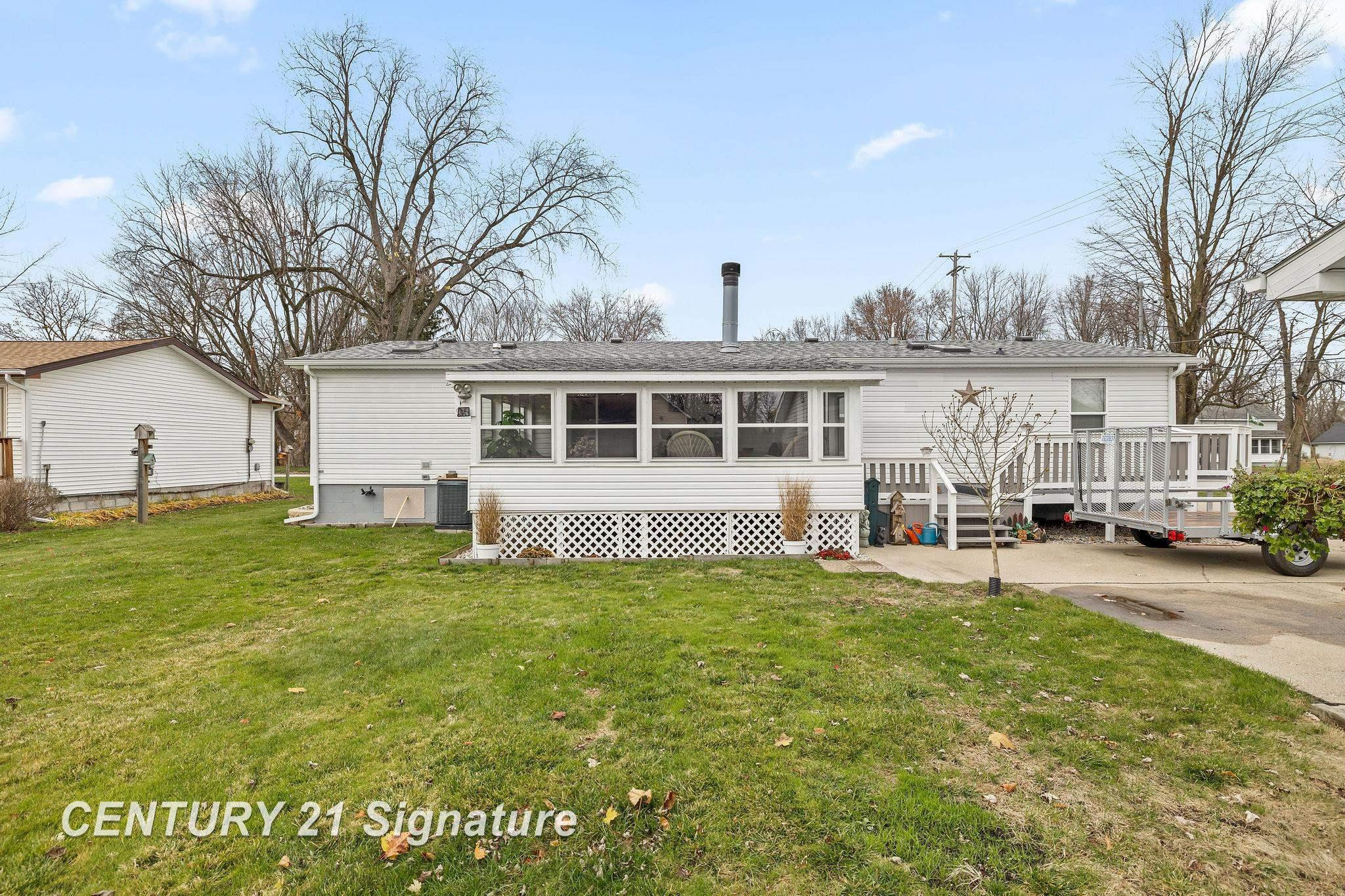 126 E Maple Street, Saint Charles, MI 48655 — Photo 8